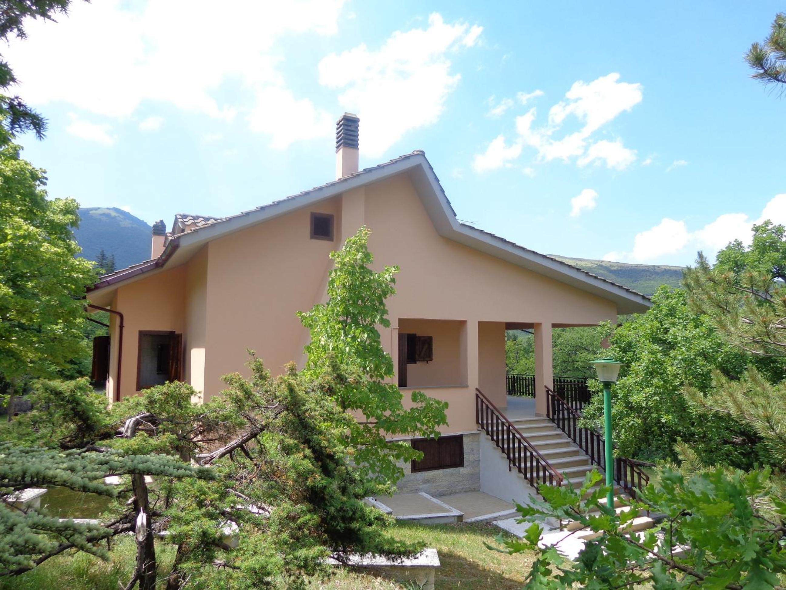Villa Miralago view 3