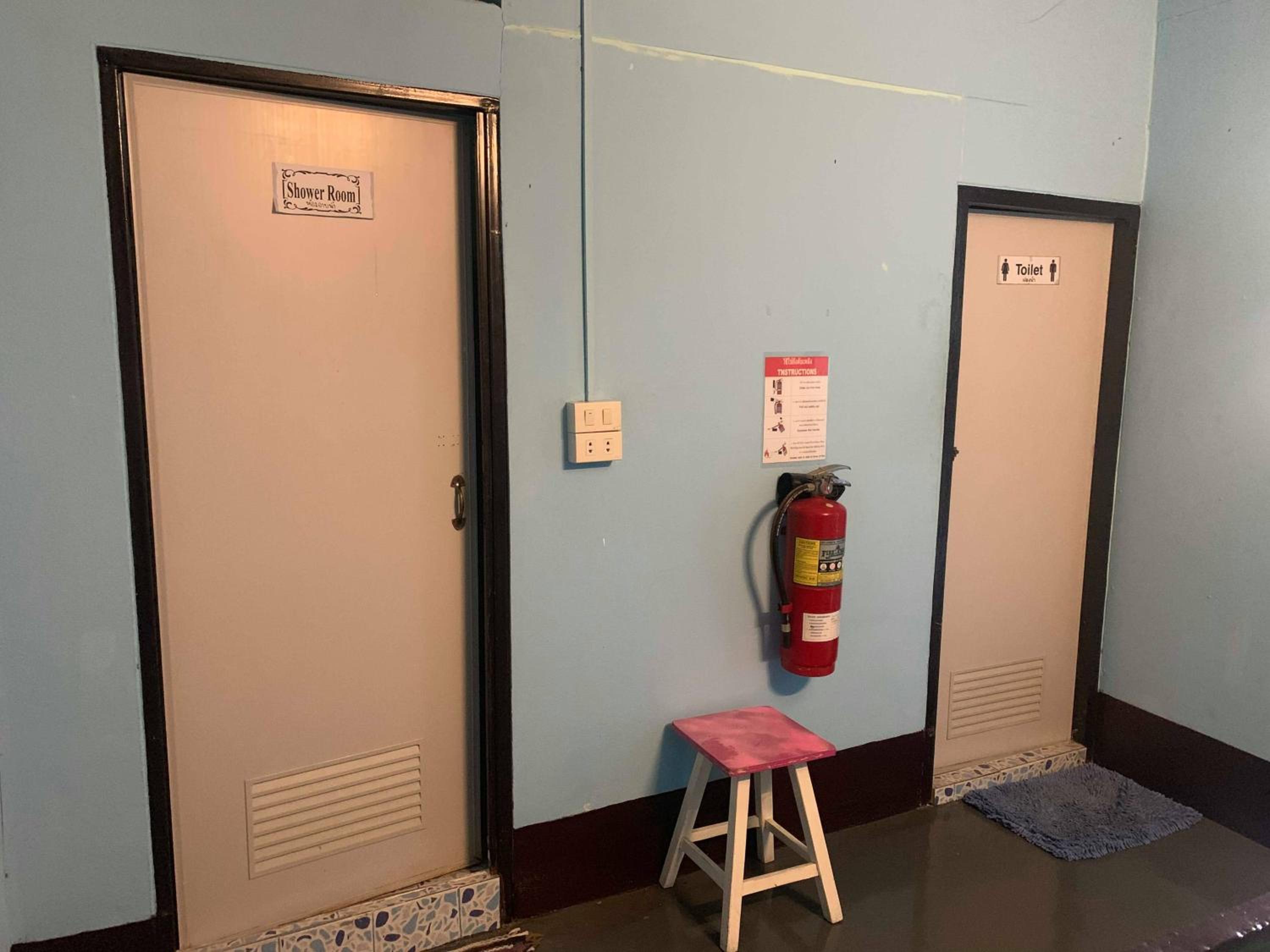 J Giant Hostel
