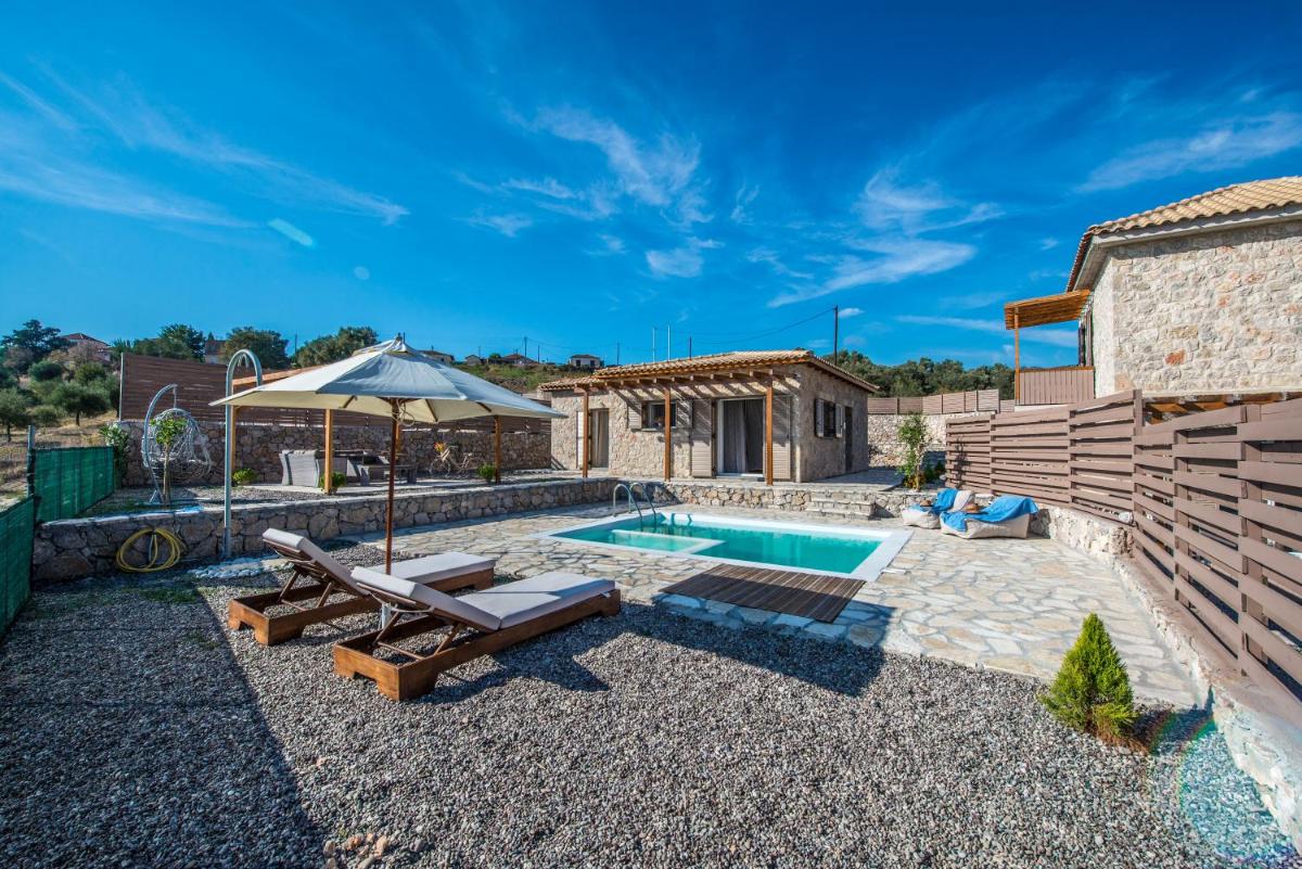 Hotel ROGGAKI Ionian Villas - Image 1