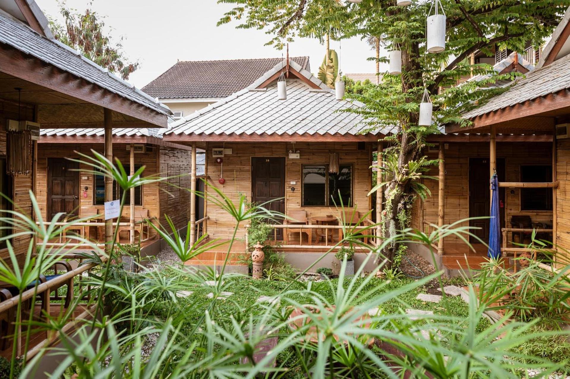 Boutique Hotel & Restaurant, Jaidee Bamboo Huts