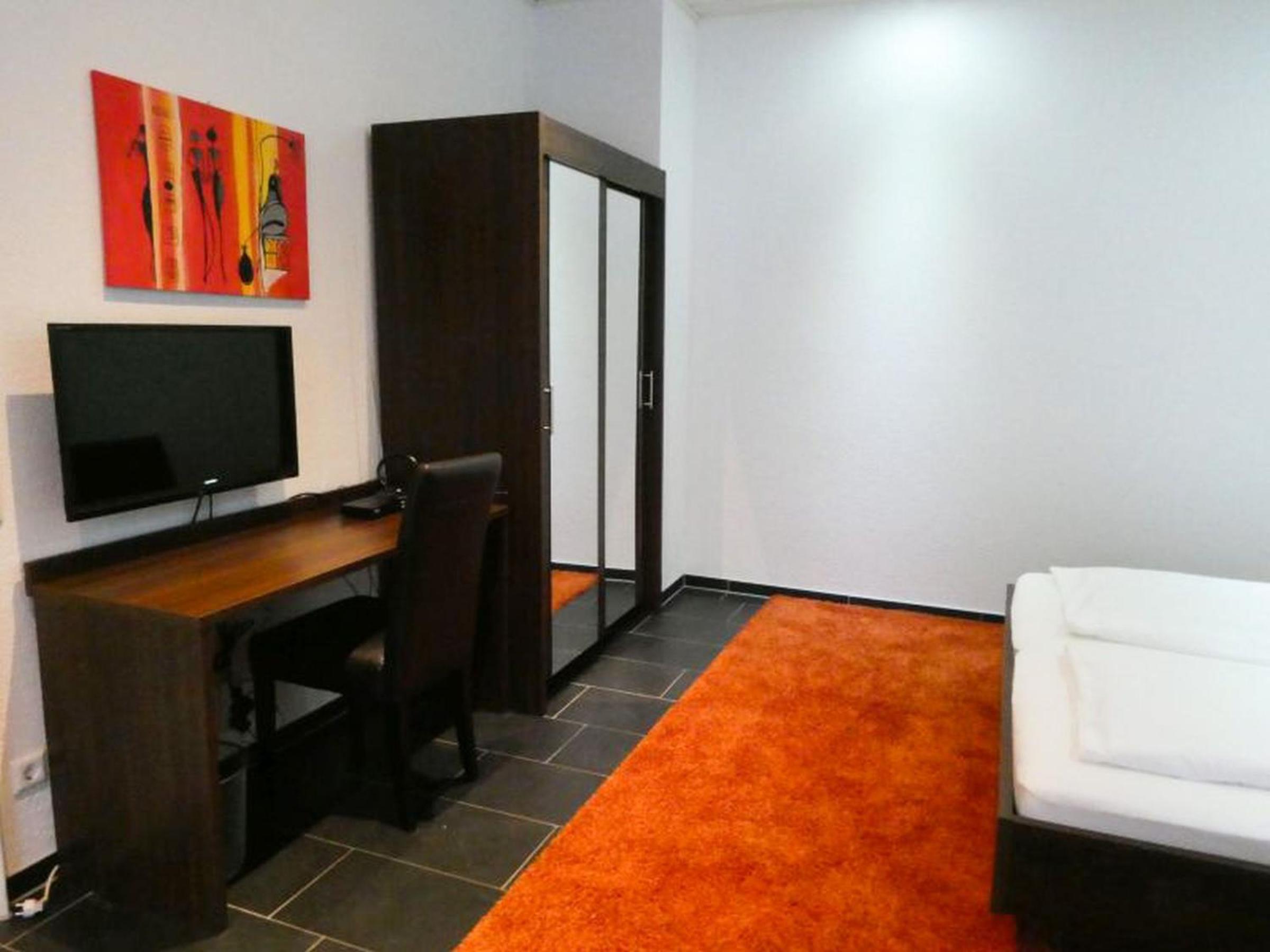 Photo 10
