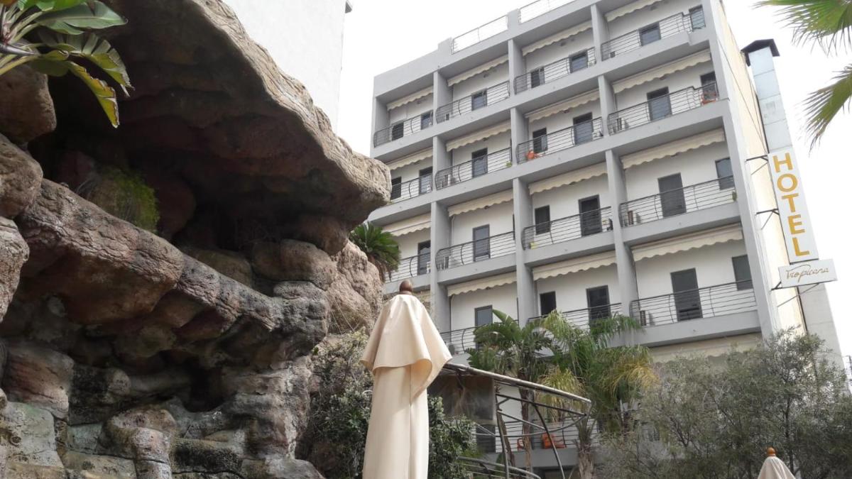 Tropicana Hotel photo 3