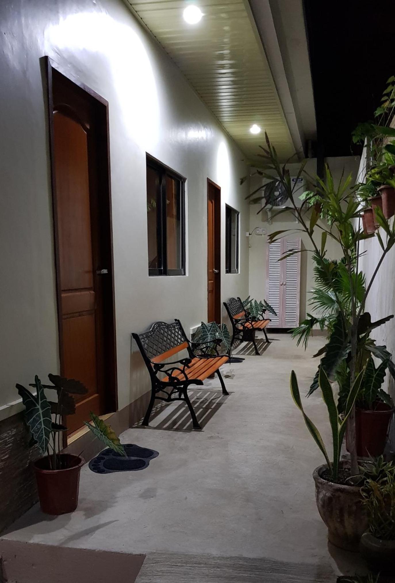 Acrige Apartelle 2-4 pax Queen @ heart of Bogo City view 5
