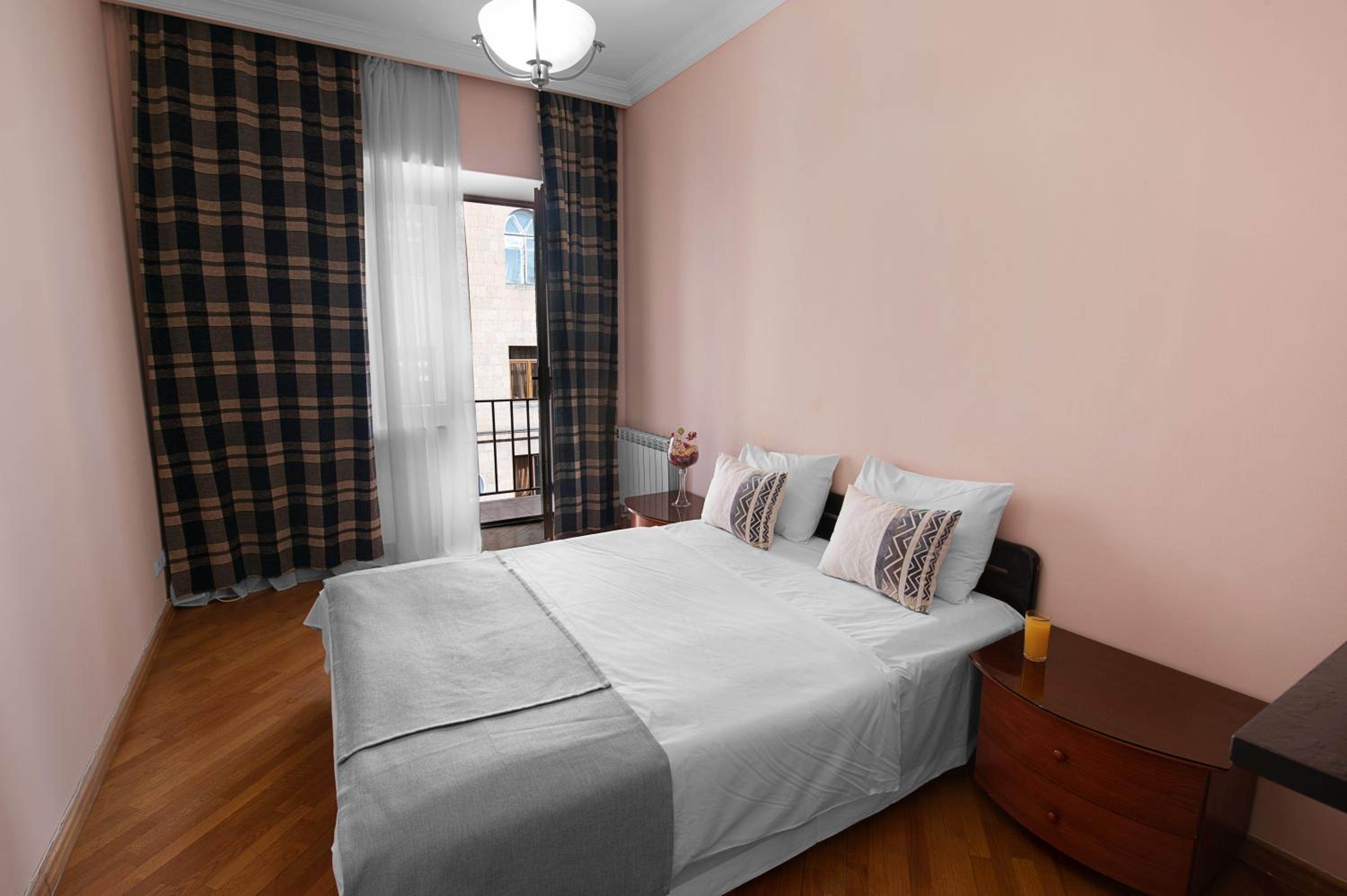 RIS Central Apartments Yerevan