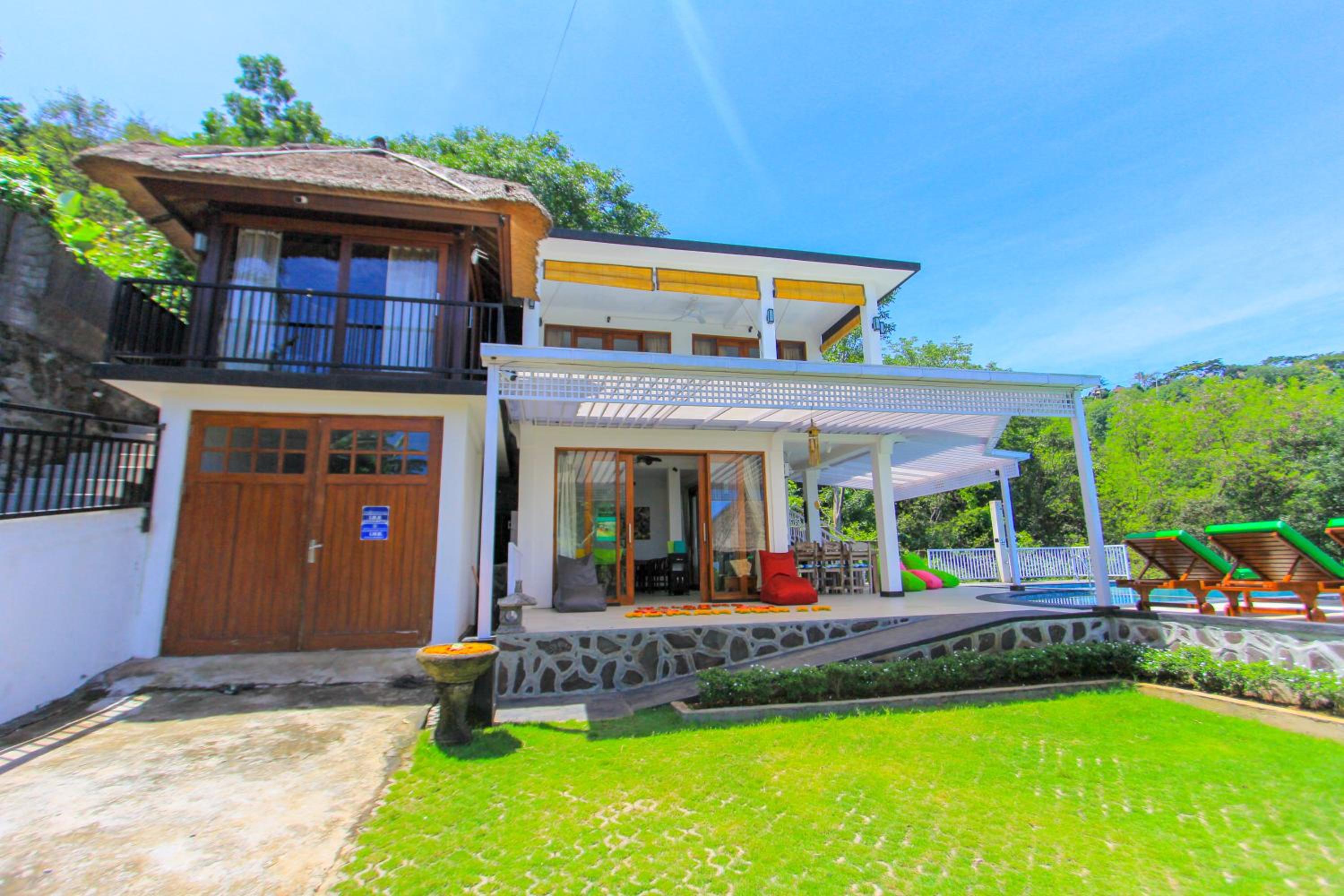 Villa Rinisha Rumah Senja Temukus Lovina view 2