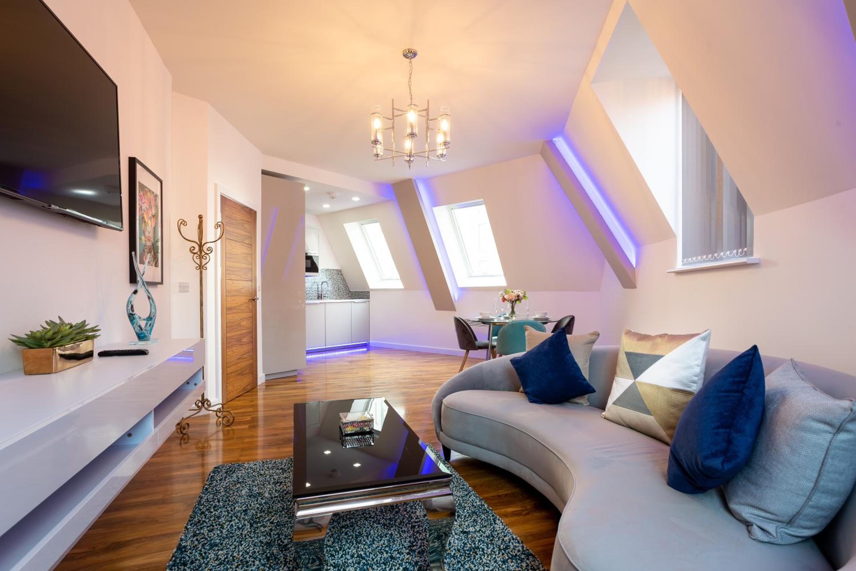 Leeds Super Luxurious Apartments view 3