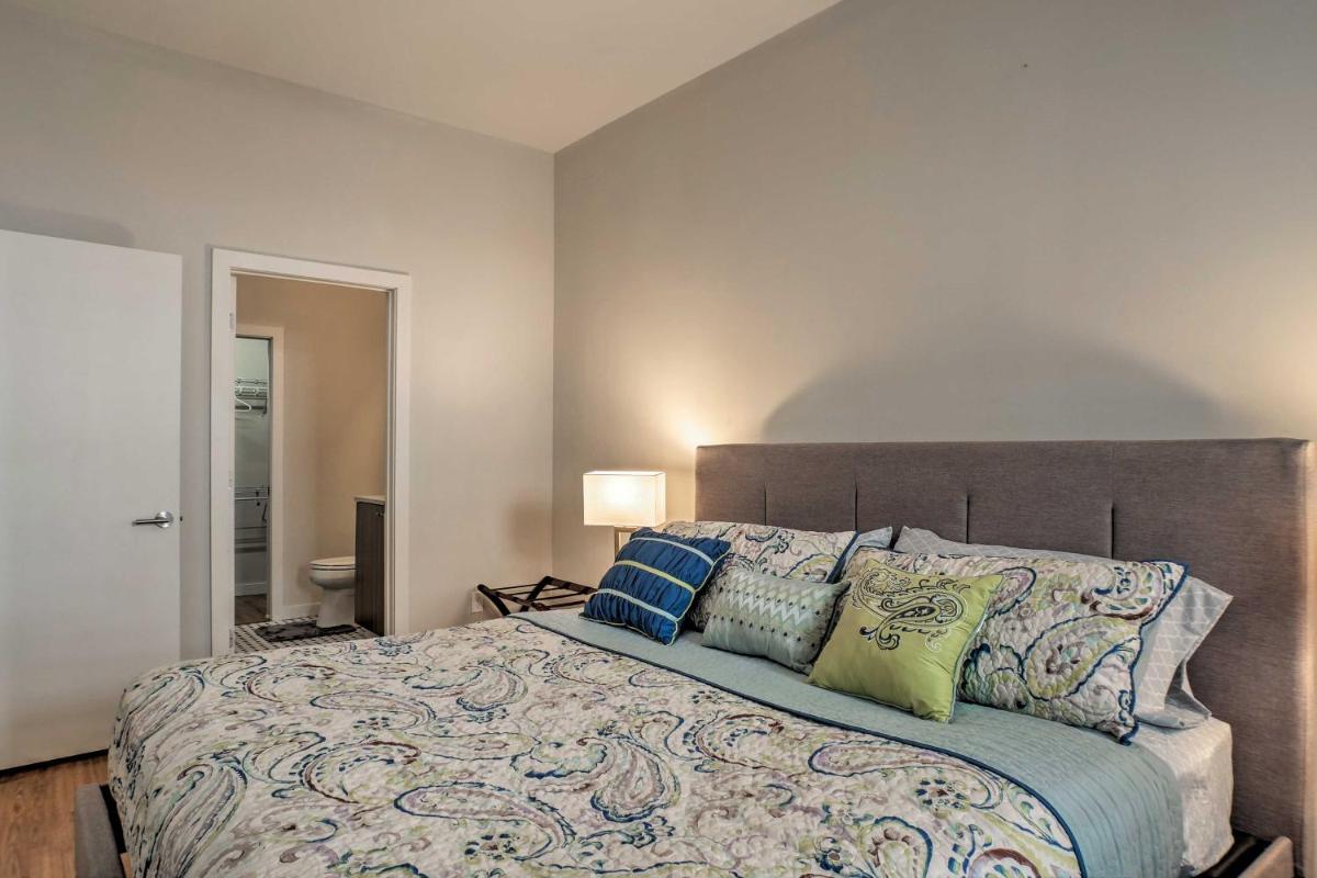 Cityscape 1 - Sleeps 7 view 5