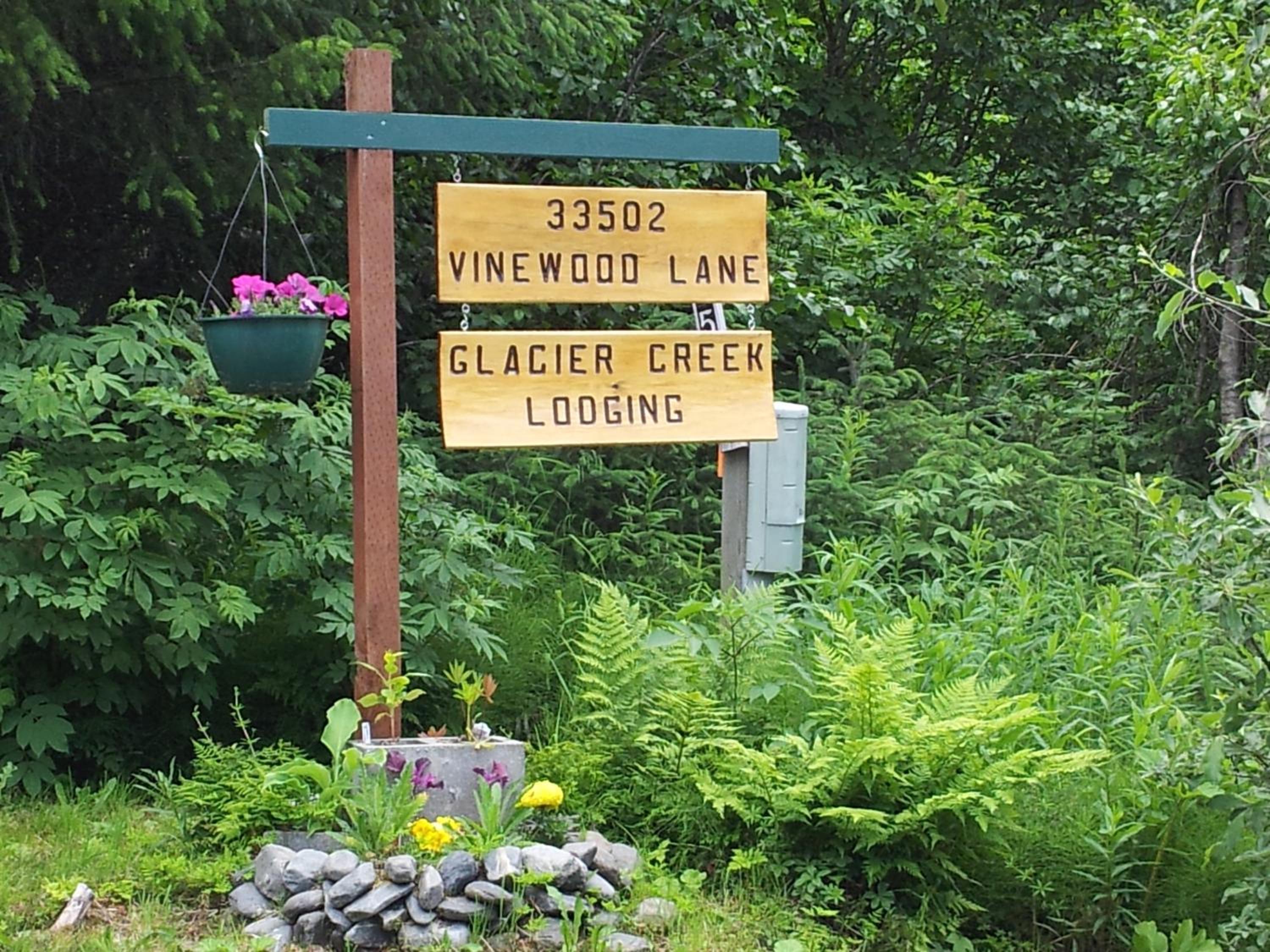Glacier Creek Lodging view 4