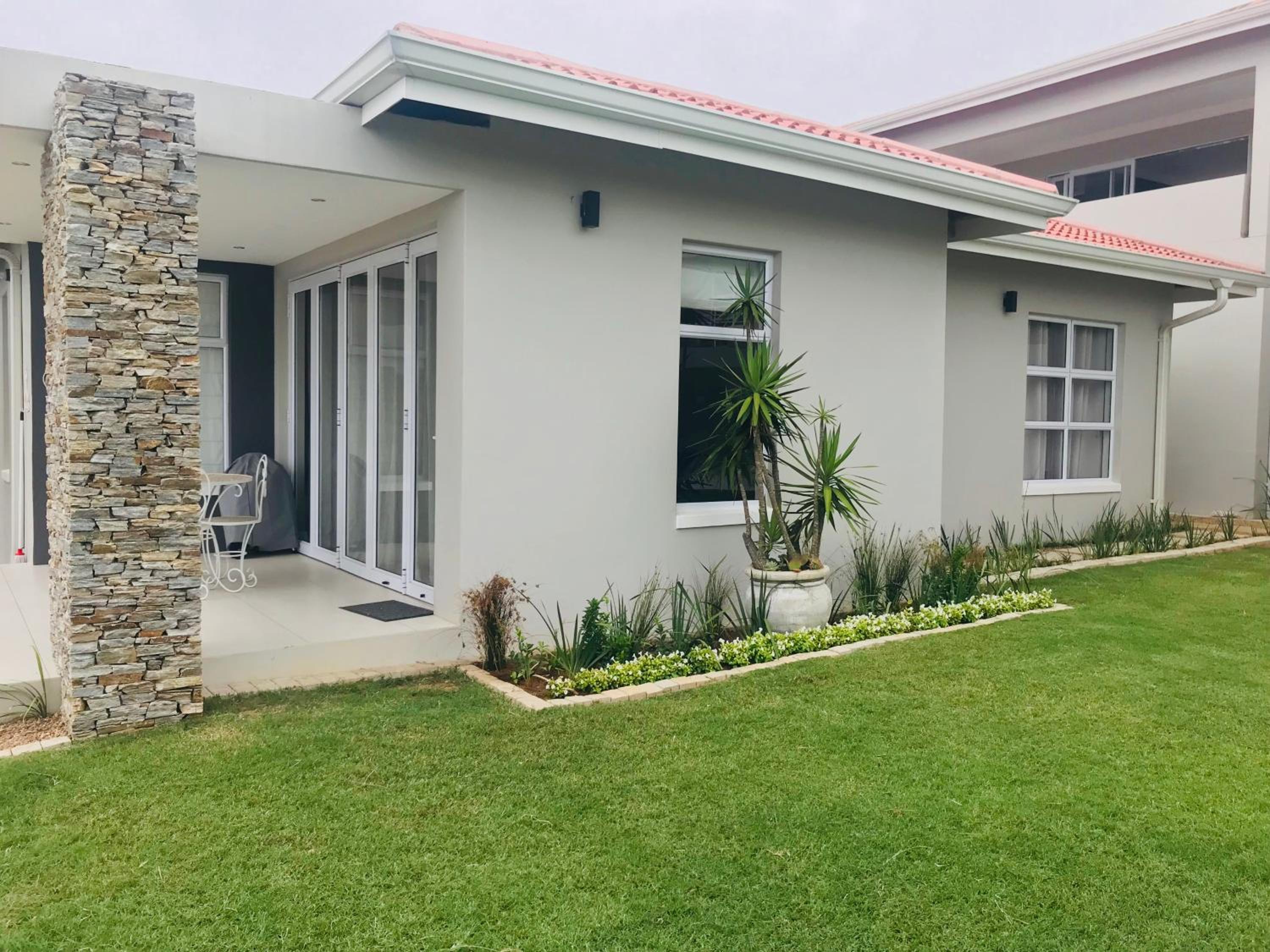 Cottage on Cordia Spacious family and work friendly 4 sleeper 2km to Umhlanga beach