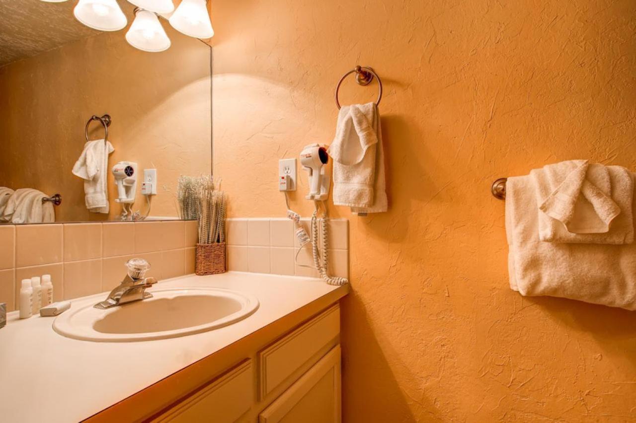 Mountainside Trailview Condo: Cozy Frisco Retreat view 3