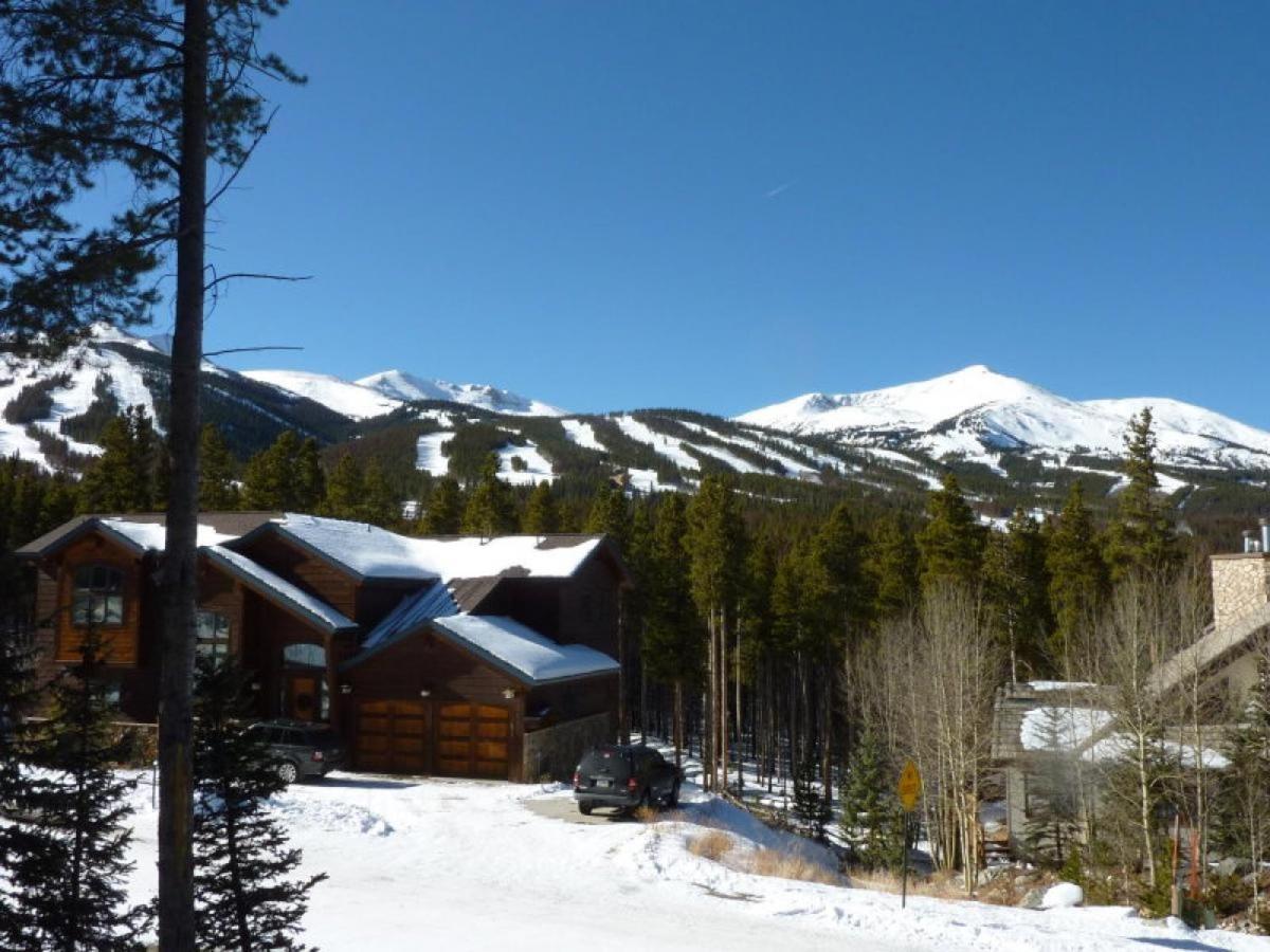 Lonestar Lodge: Sweeping Mountain Views, Hot Tub Patio view 3