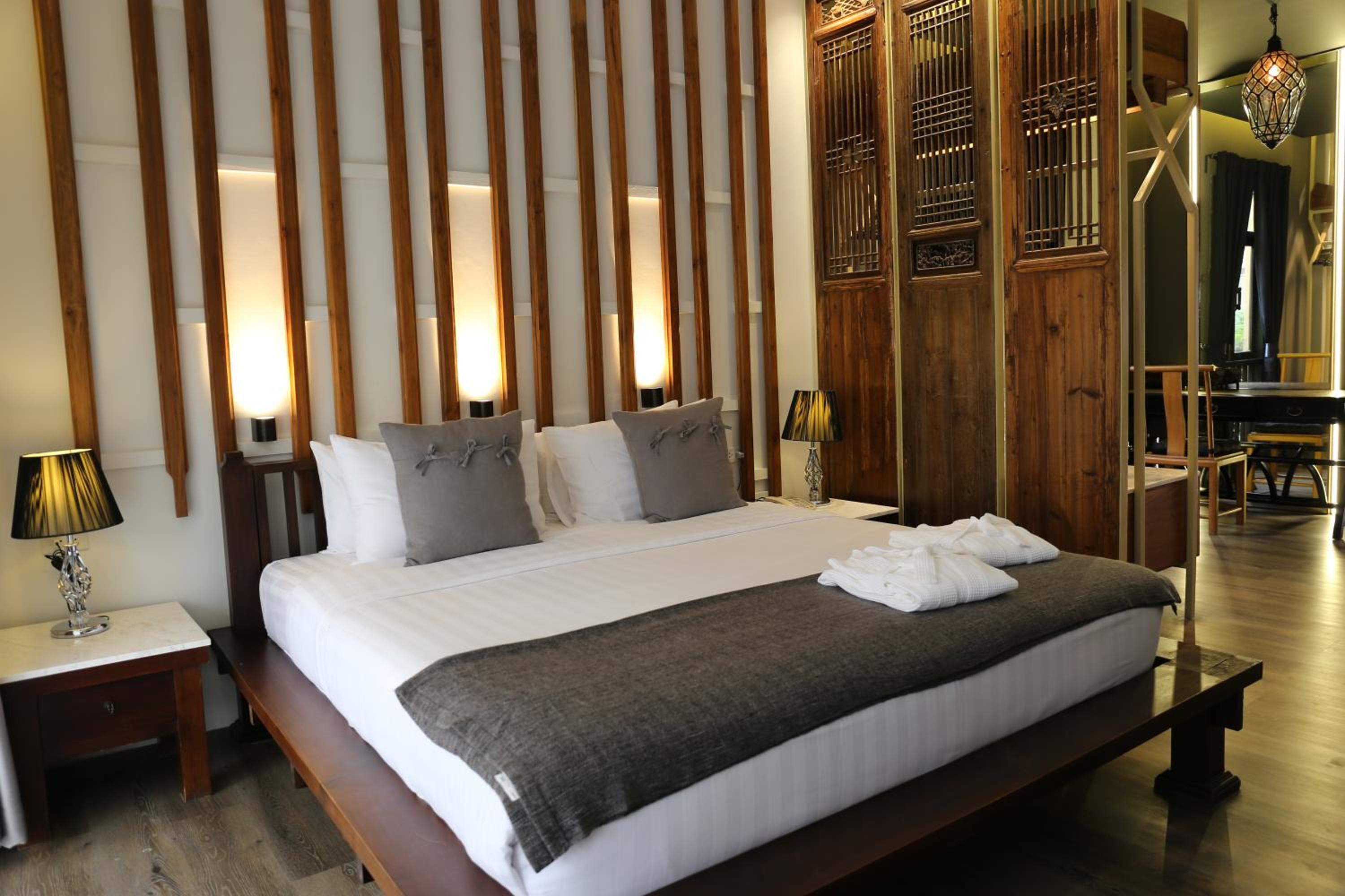 Tharaburi Resort