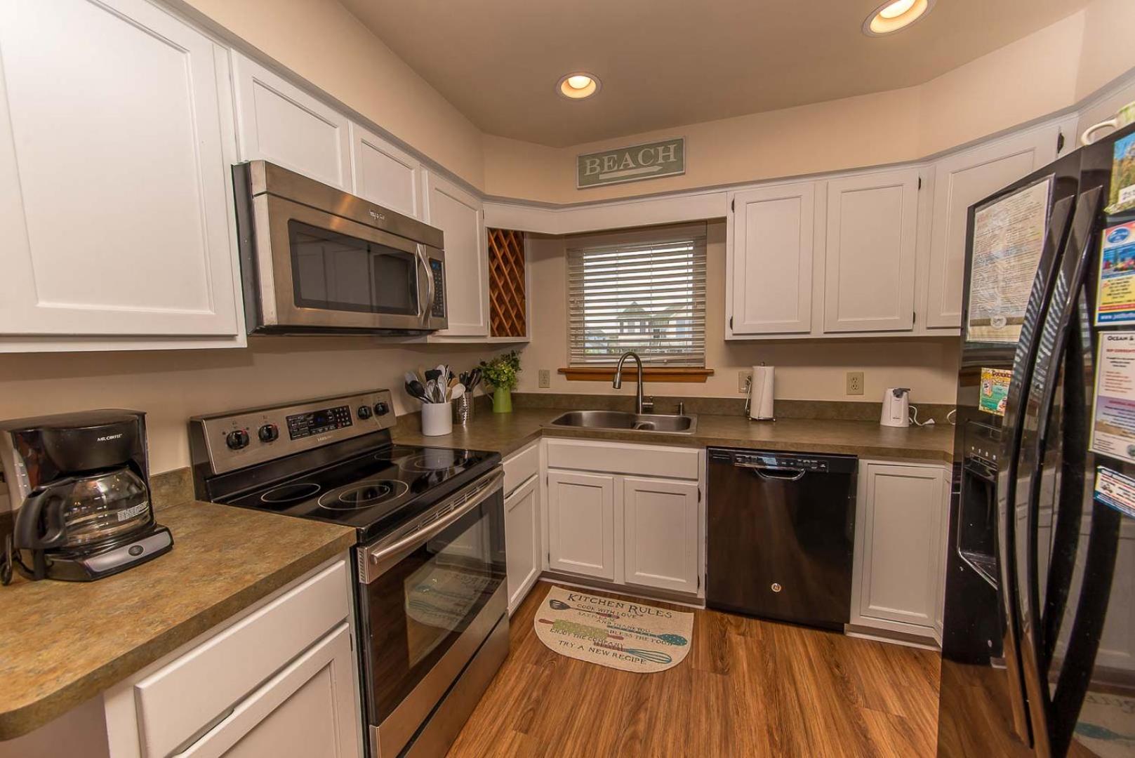 Sandi Hill - Corolla, Whalehead, 295 Yds to Beach, Ocean View, Pool, Hot Tub, Pets OK