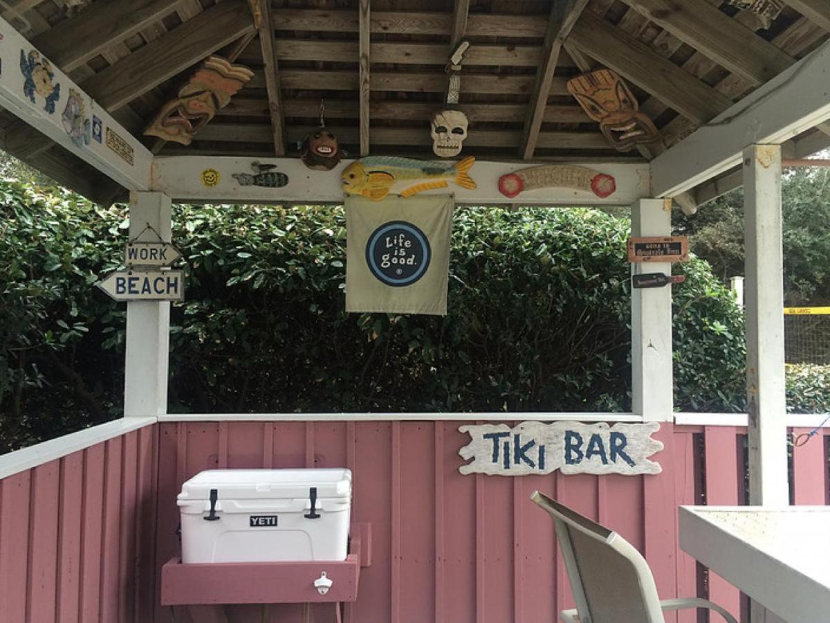 Raspberry Duck - Duck Landing, 525 Yds to Beach, Pool, Tiki Bar, Hot Tub, Close to Downtown