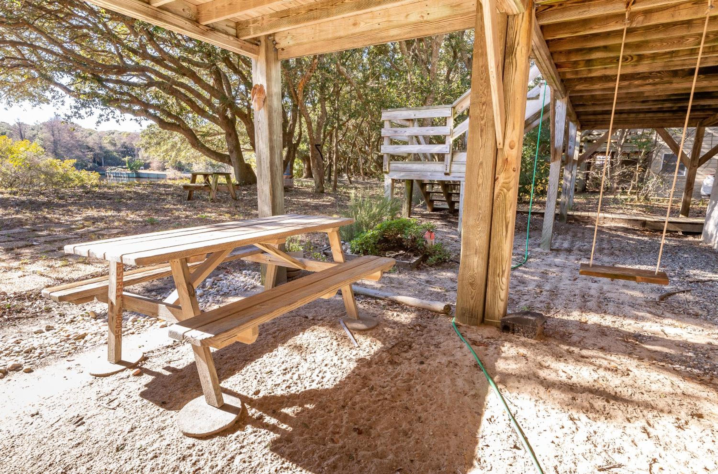 Casa La Playa - Duck, Sanderling, Lakefront, 160 Yards to the Beach, Community Pool, Pets OK