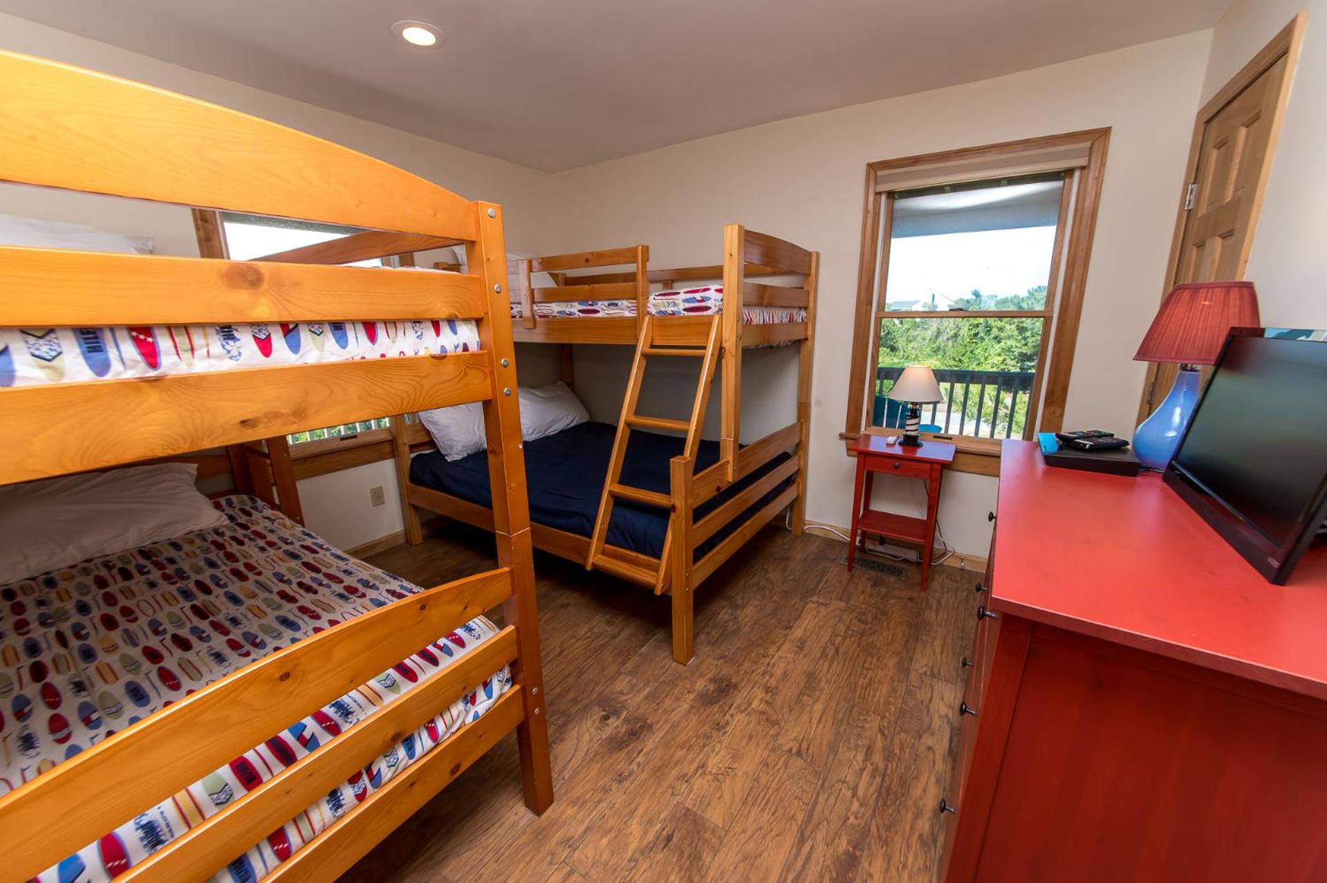 Breakaway - Duck, Sanderling, Oceanfront, Ocean View, Pets OK, Community Pool
