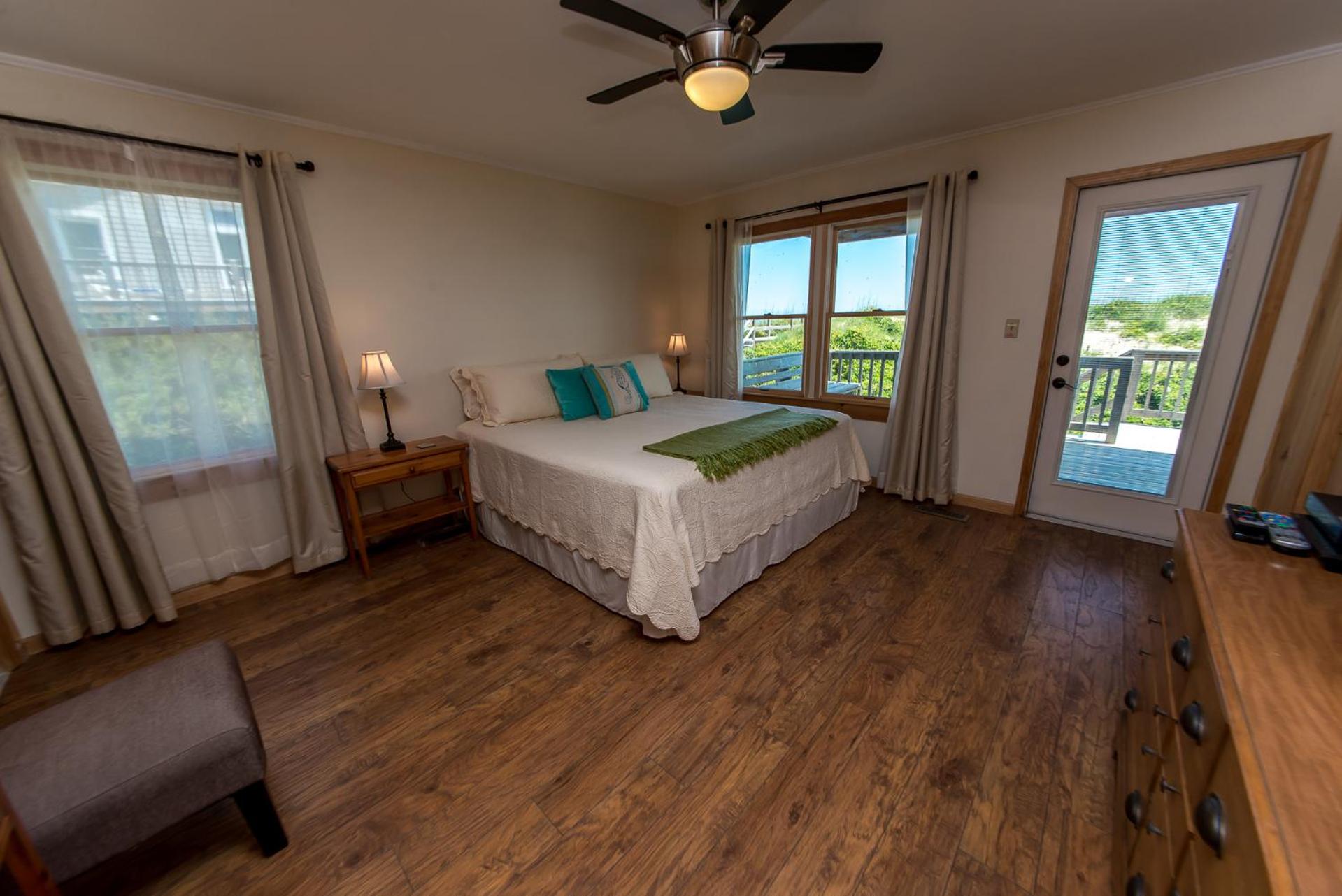 Breakaway - Duck, Sanderling, Oceanfront, Ocean View, Pets OK, Community Pool