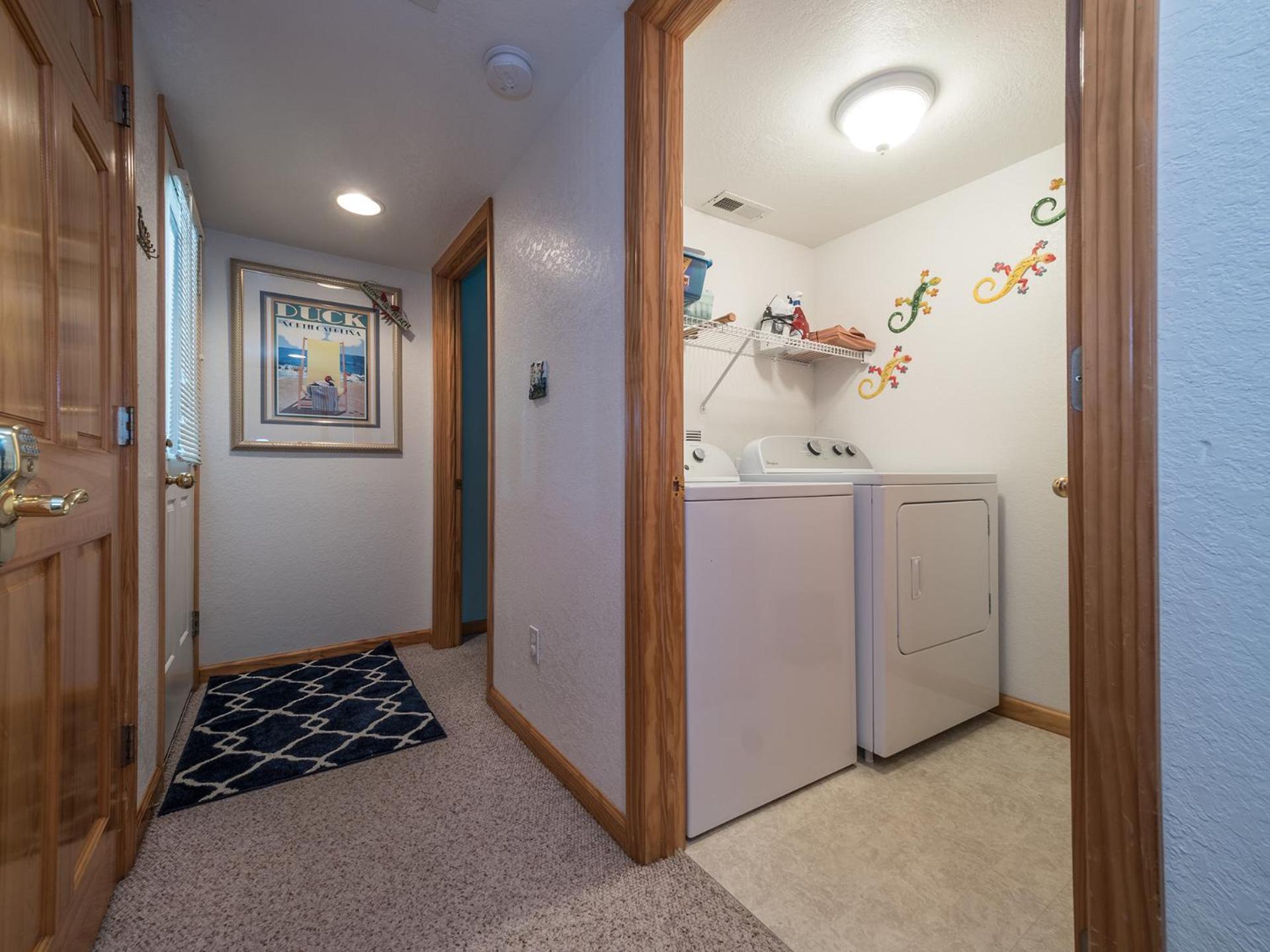 Raspberry Duck - Duck Landing, 525 Yds to Beach, Pool, Tiki Bar, Hot Tub, Close to Downtown