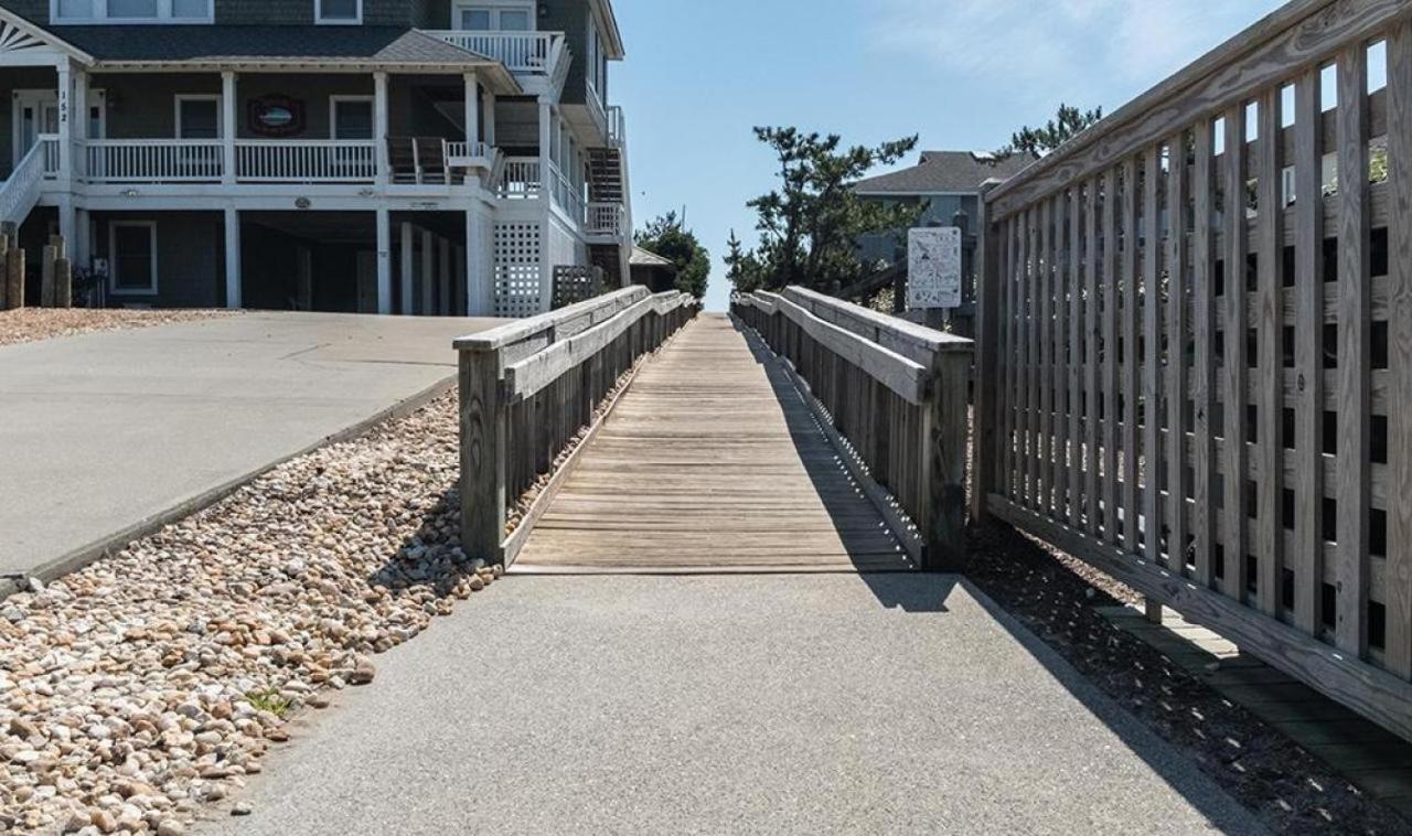 Raspberry Duck - Duck Landing, 525 Yds to Beach, Pool, Tiki Bar, Hot Tub, Close to Downtown