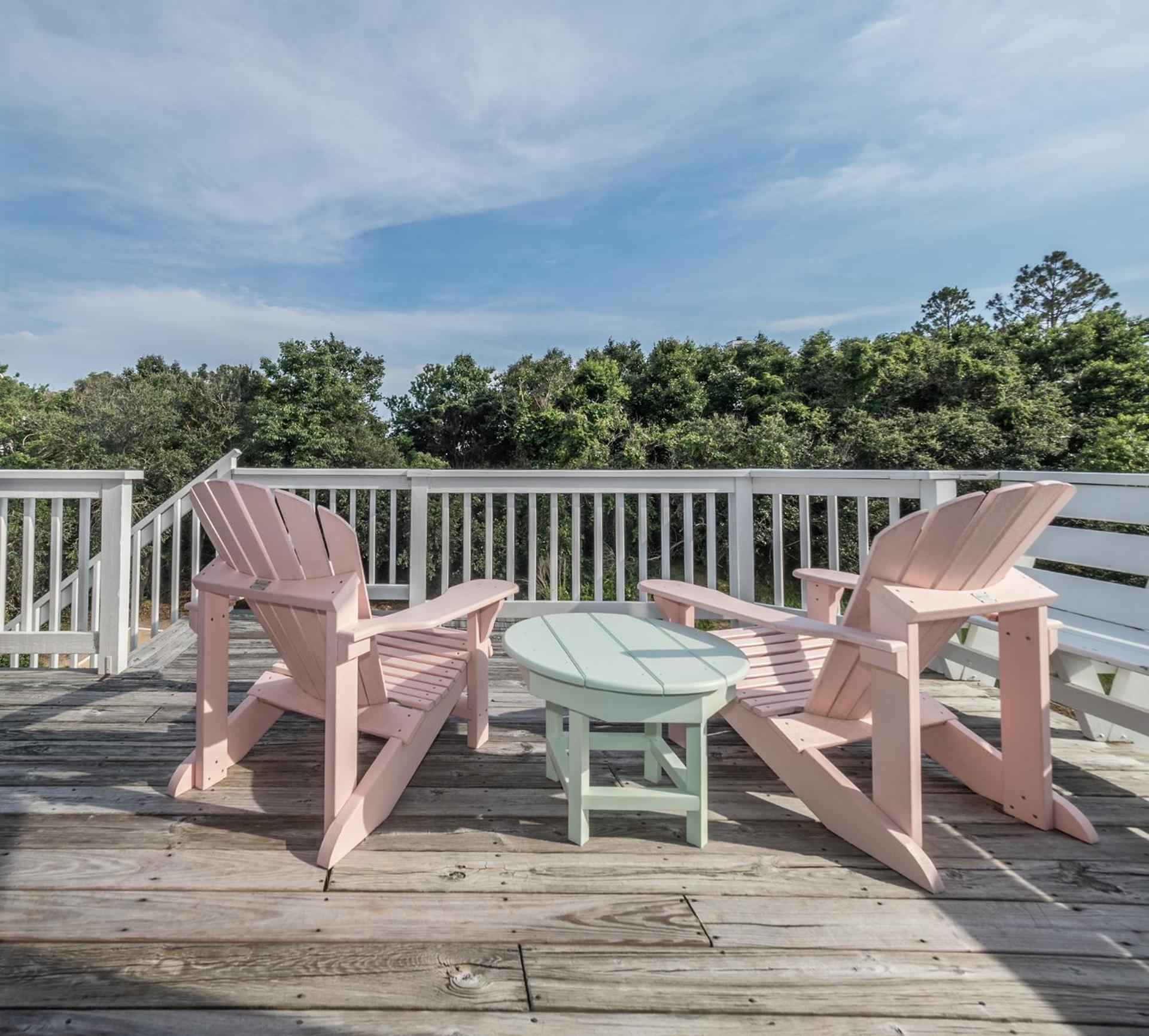 Raspberry Duck - Duck Landing, 525 Yds to Beach, Pool, Tiki Bar, Hot Tub, Close to Downtown