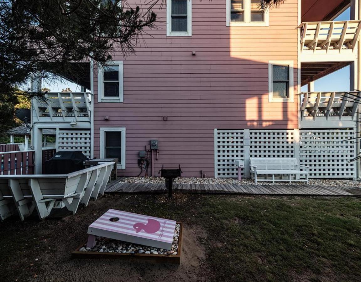 Raspberry Duck - Duck Landing, 525 Yds to Beach, Pool, Tiki Bar, Hot Tub, Close to Downtown