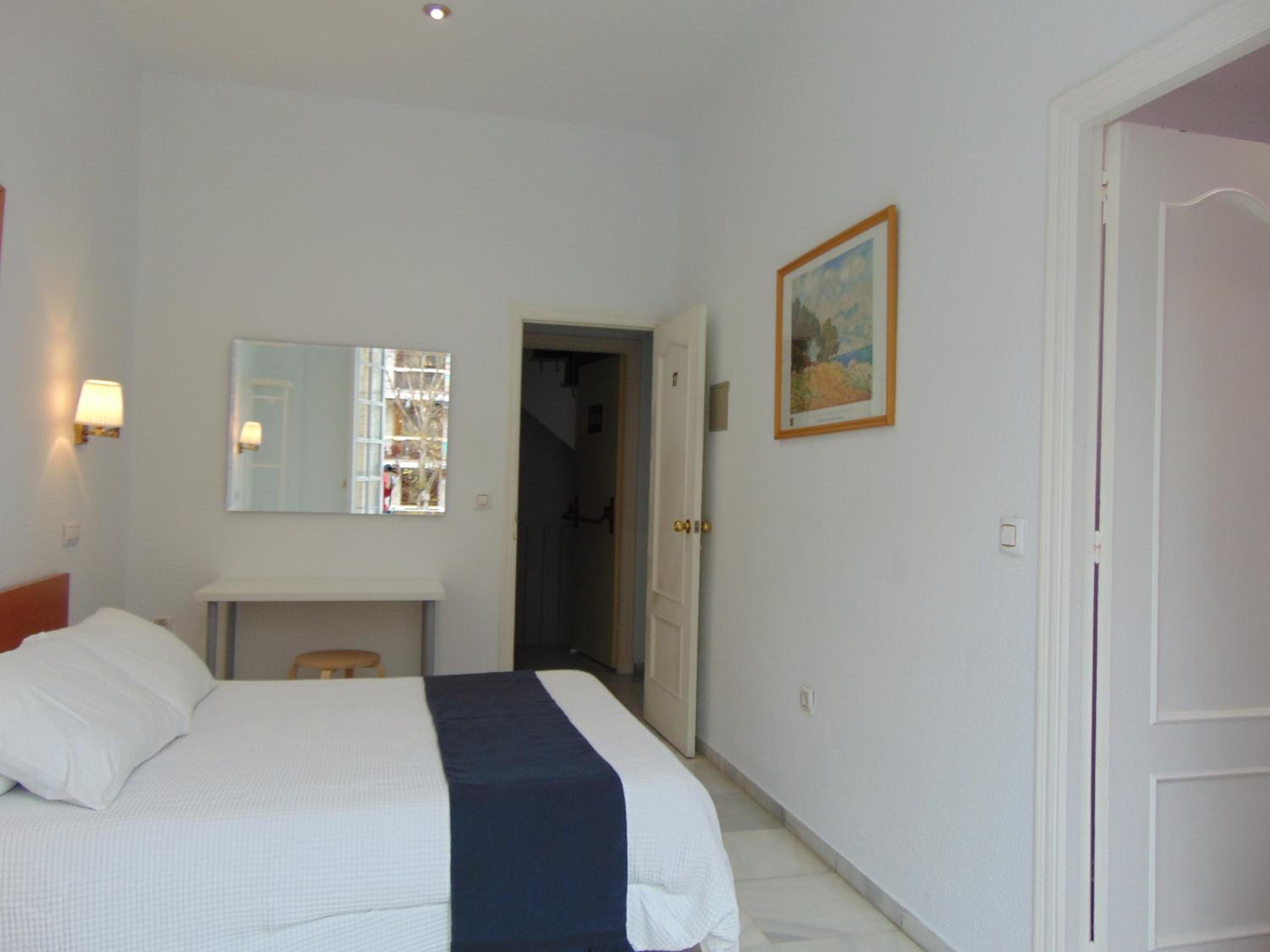 Hostal El Cairo view 4