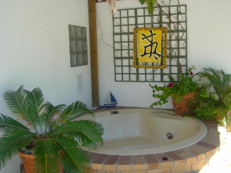 Pelican Place Guest Cottages view 4