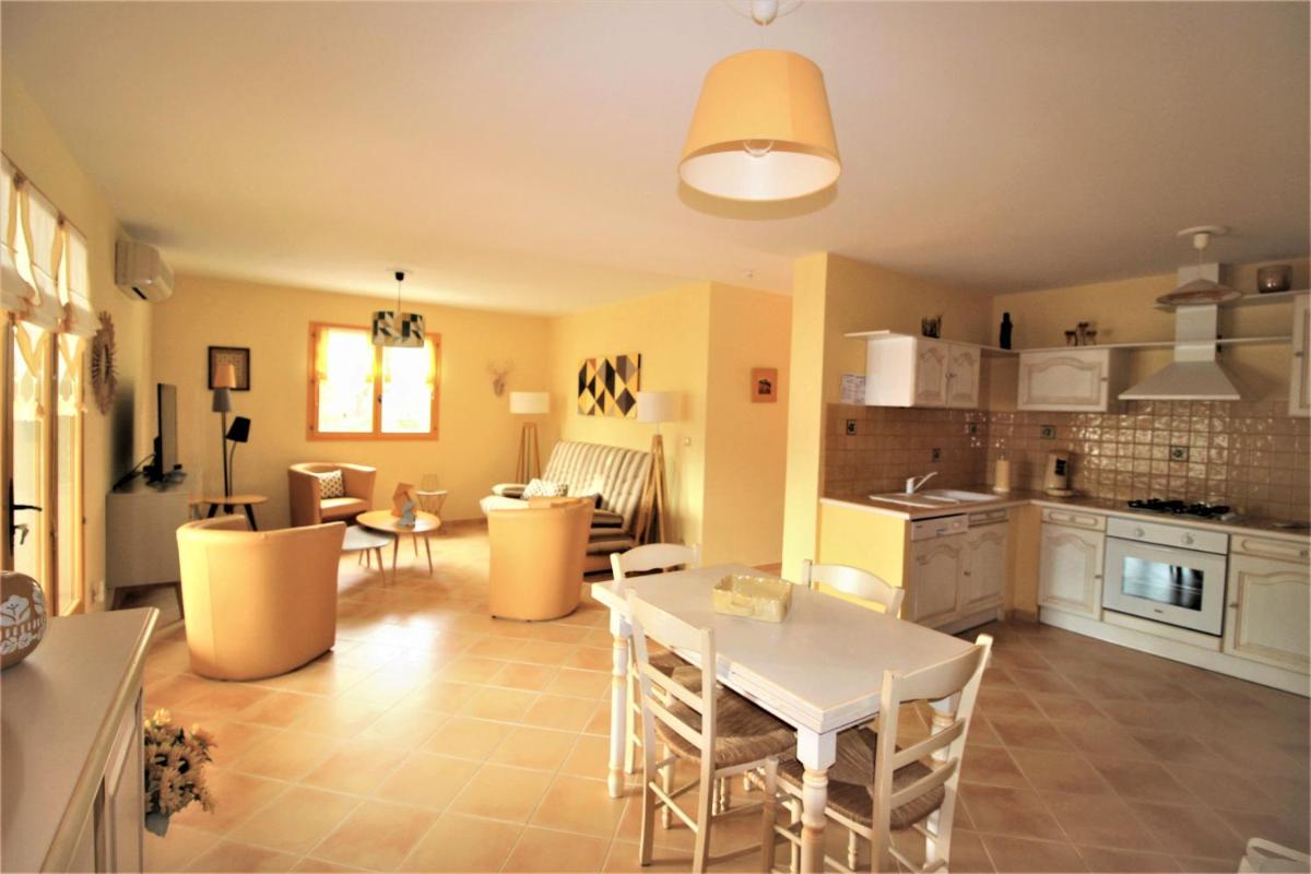 Residence U MELU GRAND T3 JAUNE à l'étage view 4