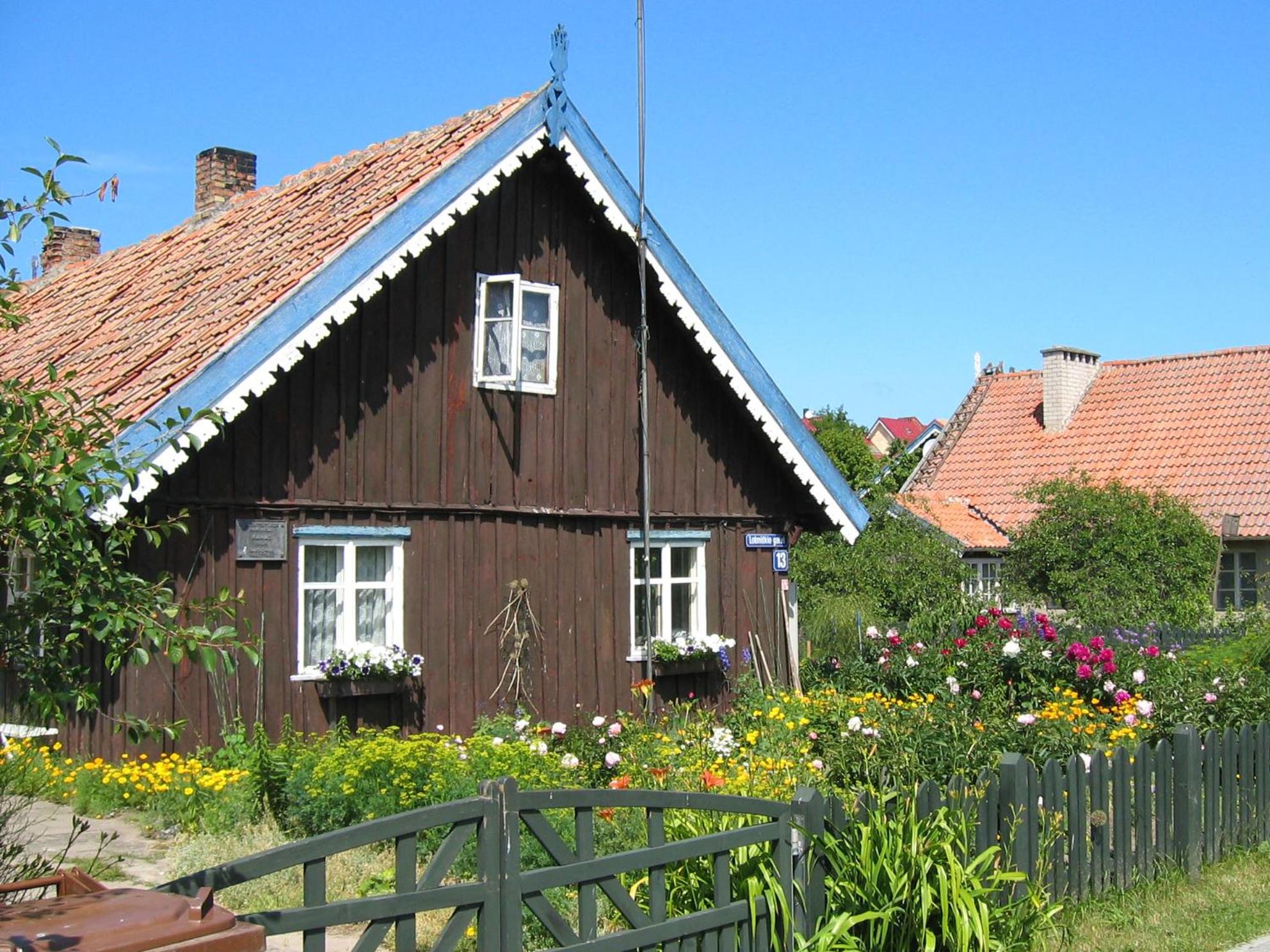 Photo 10