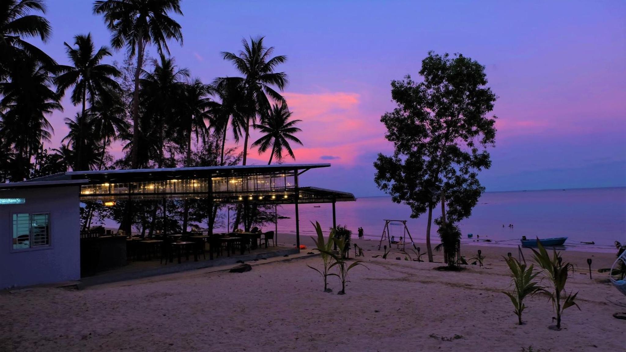 Naroth Beach Bungalow