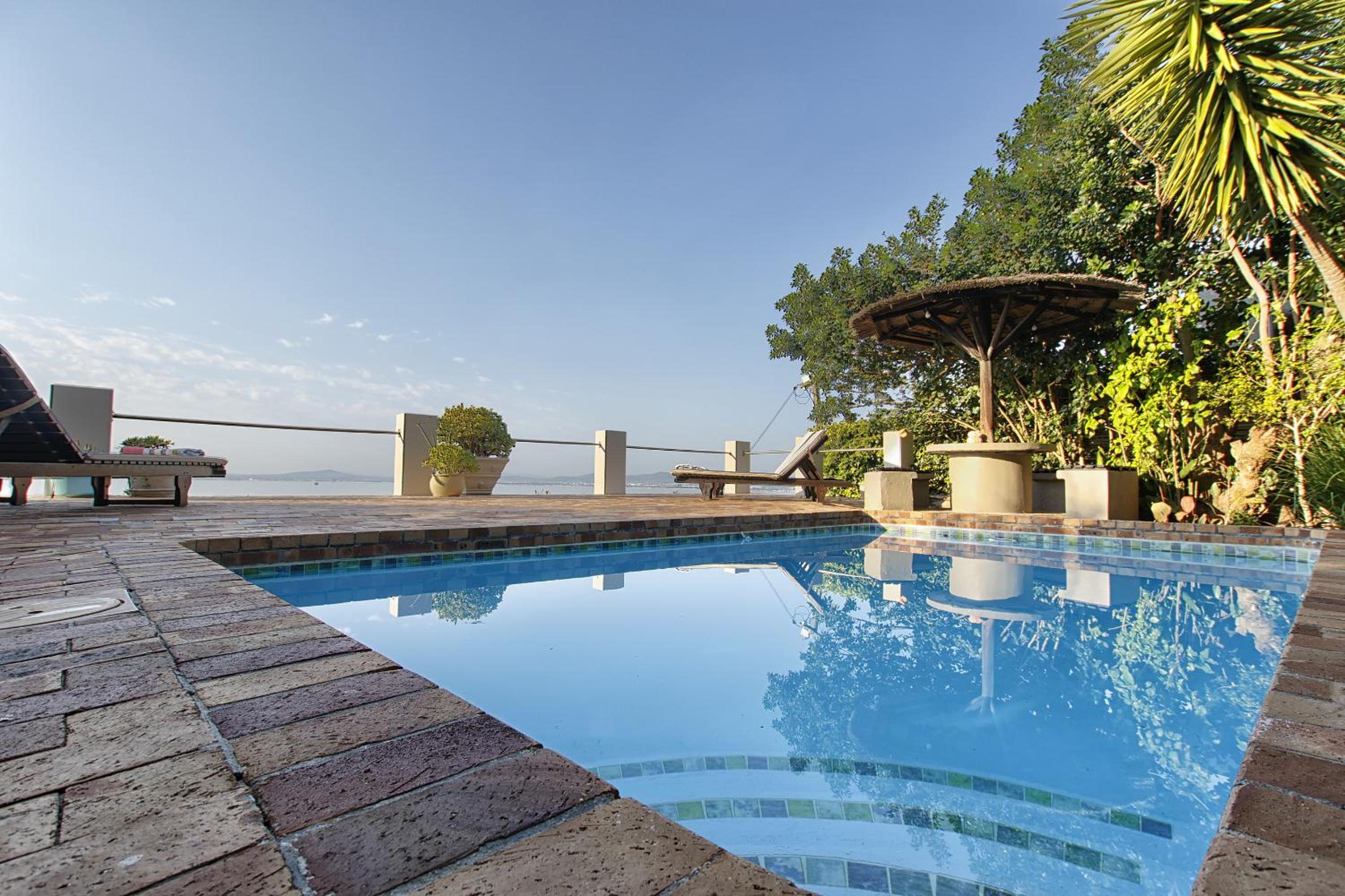 Bluegum Hill Guesthouse & Apartments - Image 2