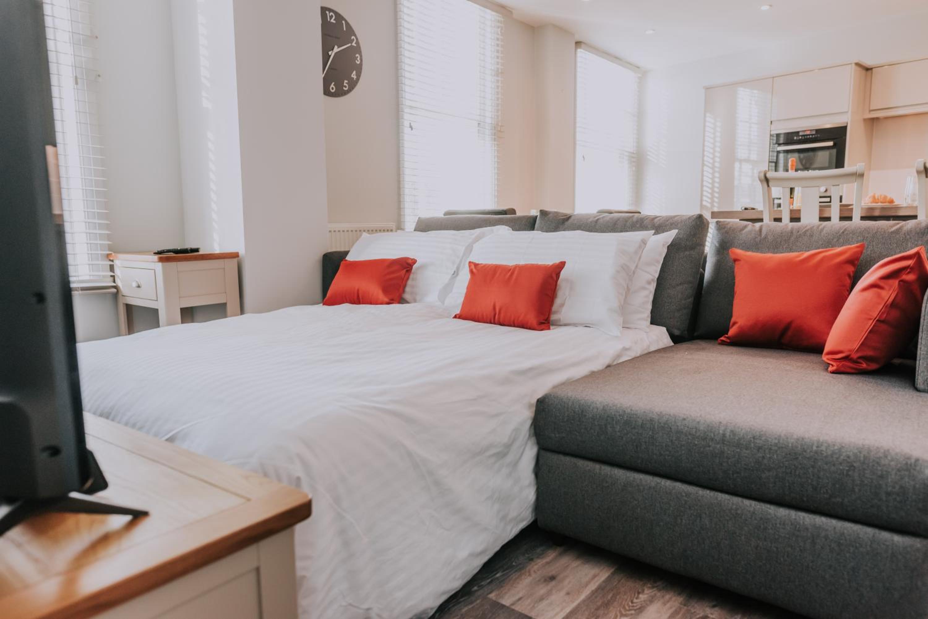 Cavendish House with Secure, Allocated Parking, 2 mins walk from Windsor Castle view 3