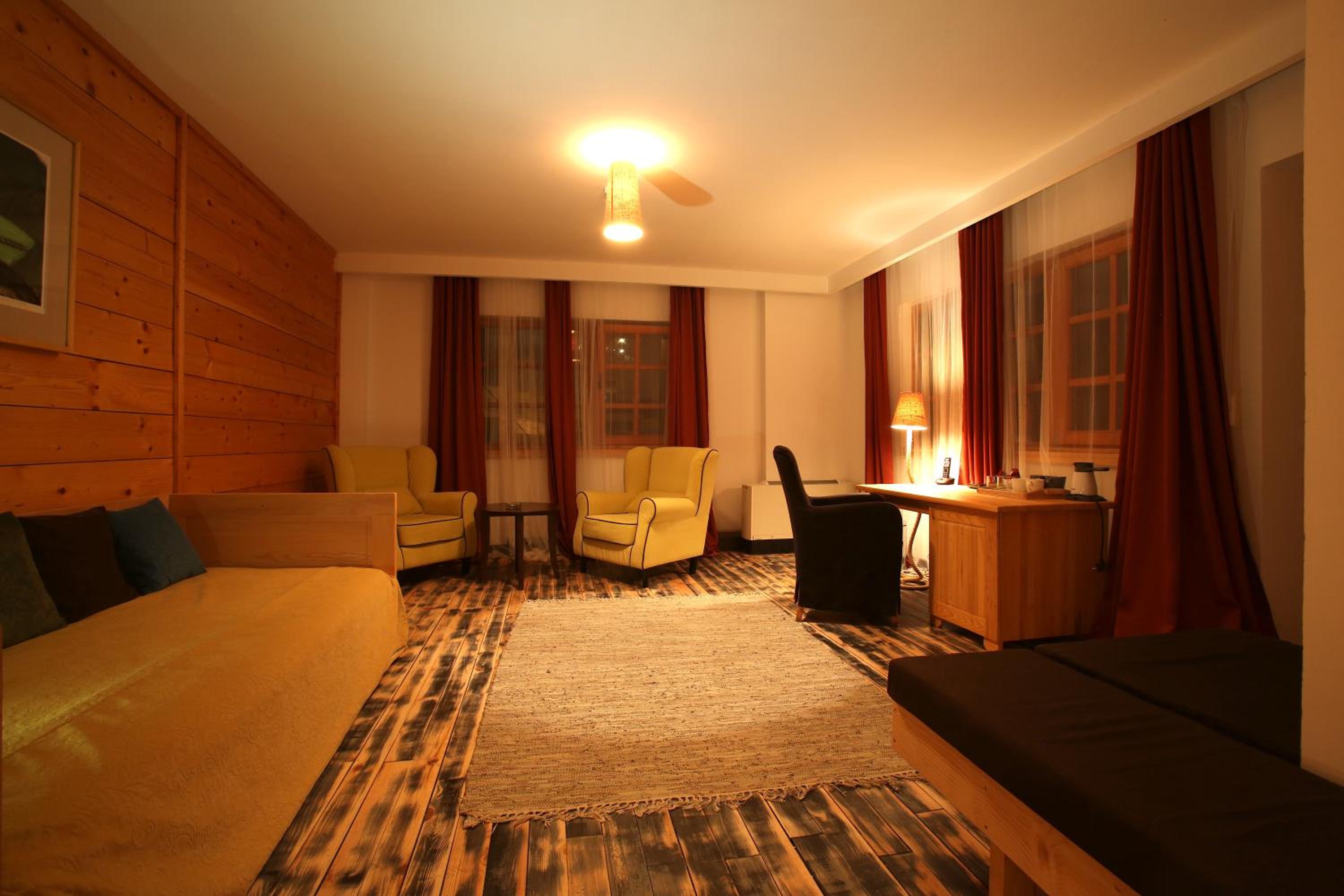 Photo 8