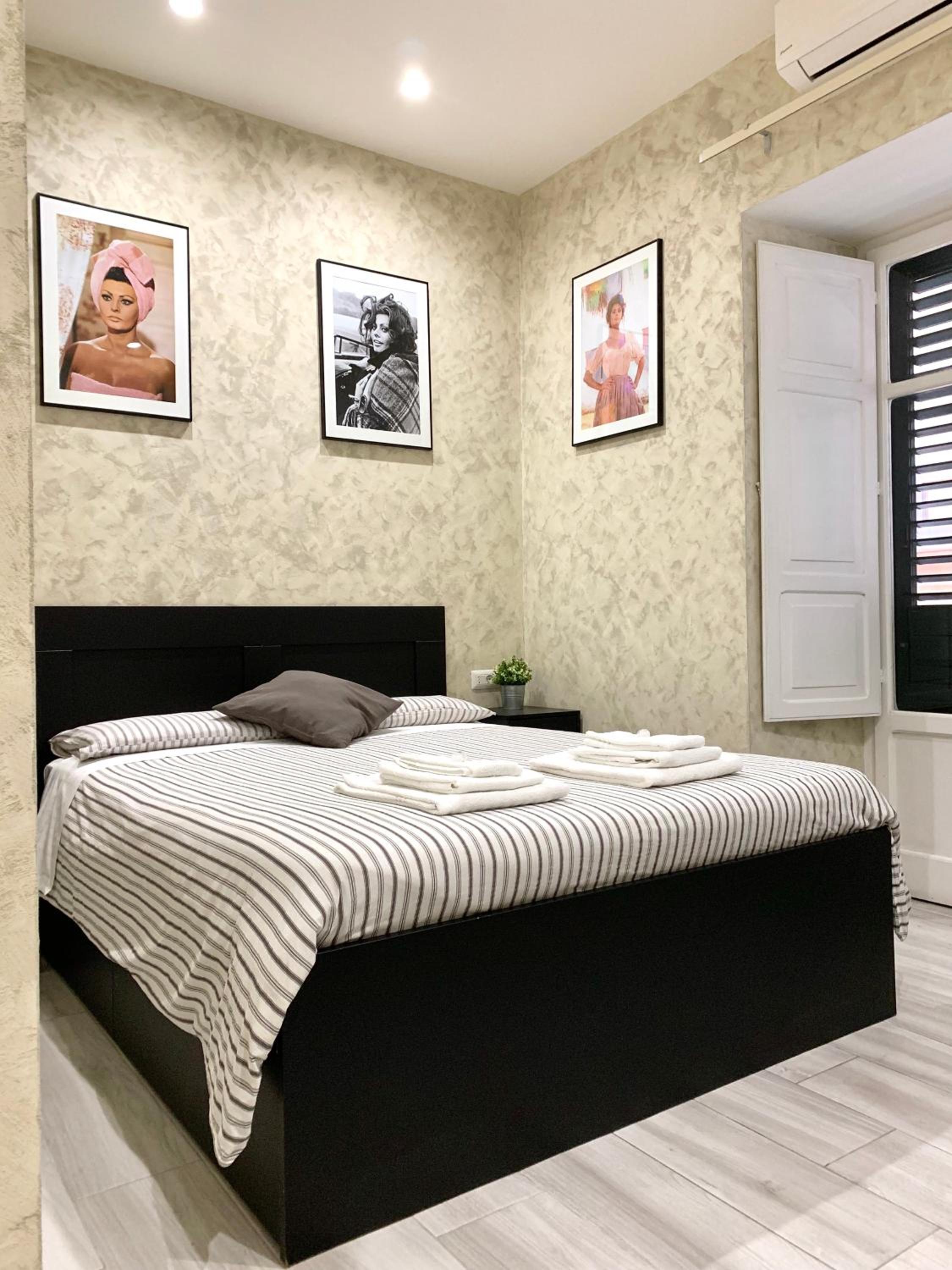 Bed No Breakfast AK