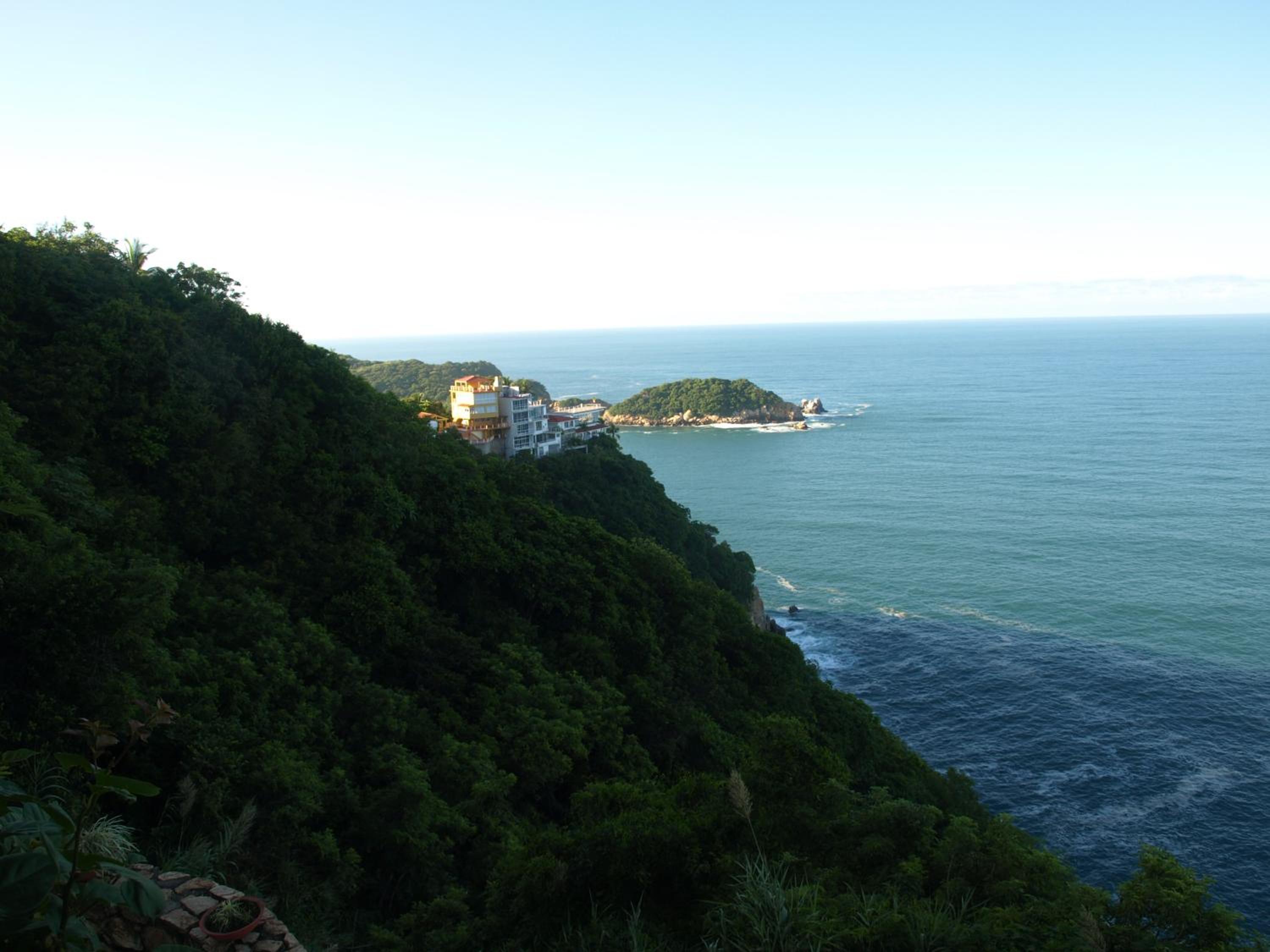 Hotel Flamingos - Image 1