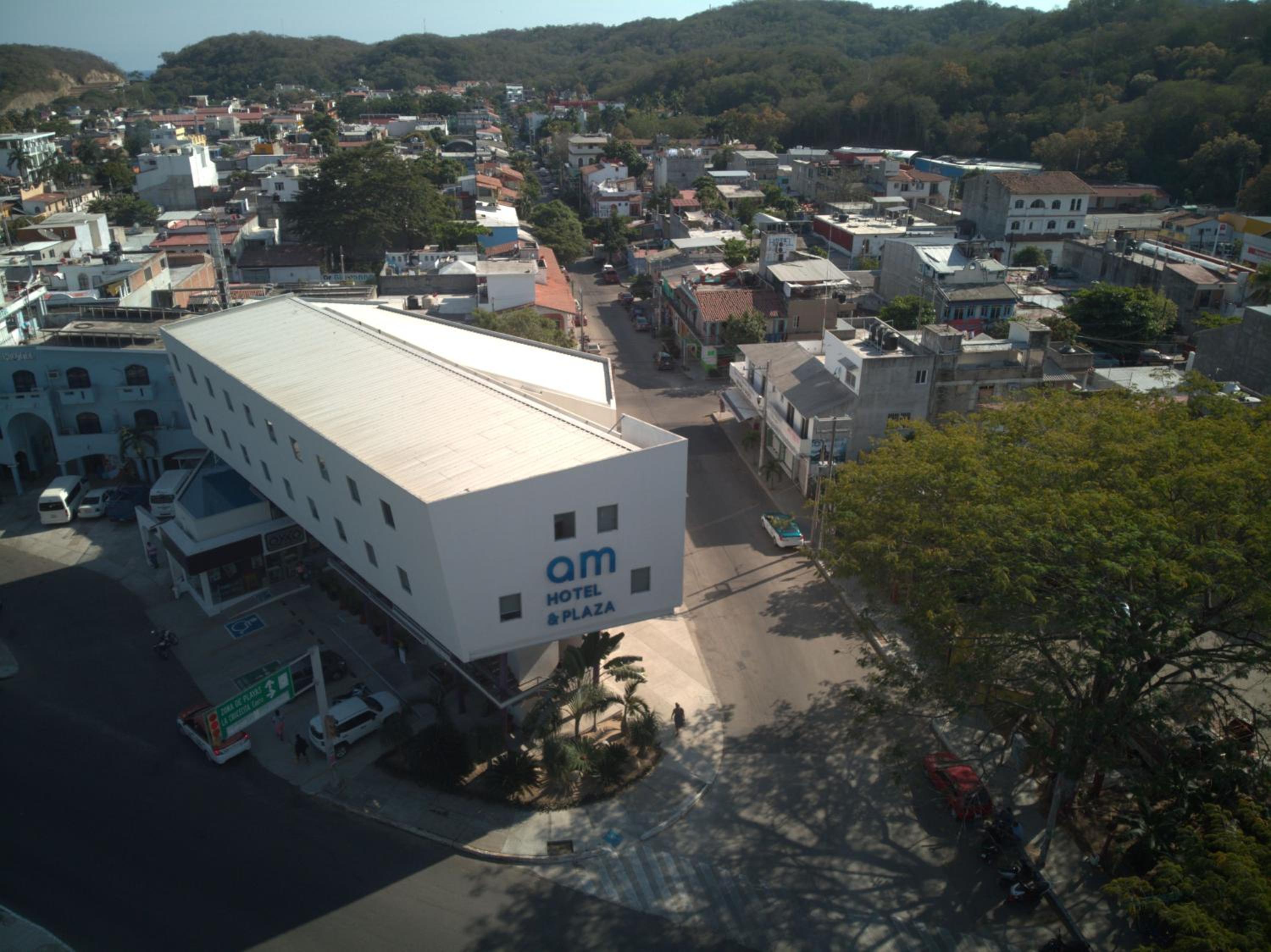 AM Hotel y Plaza - Property Image 6