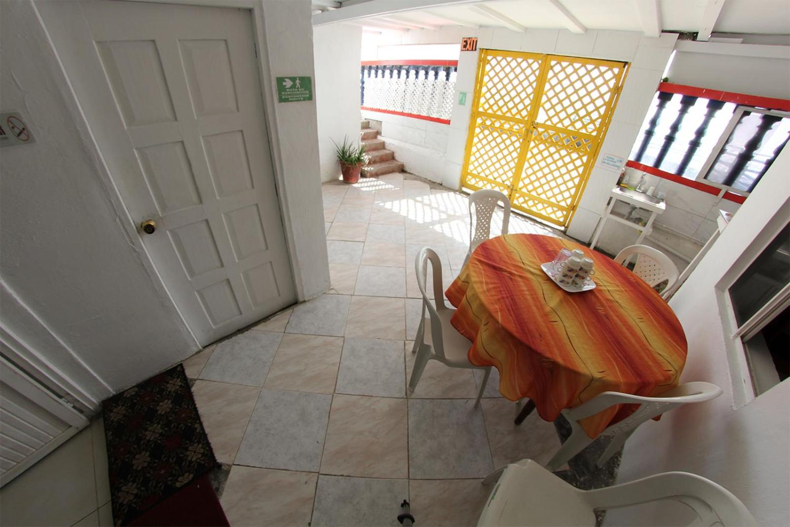 Inn Skyline Hostel