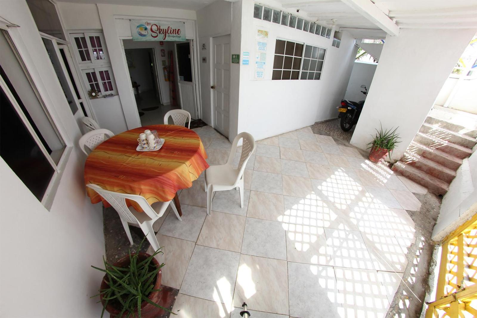 Inn Skyline Hostel