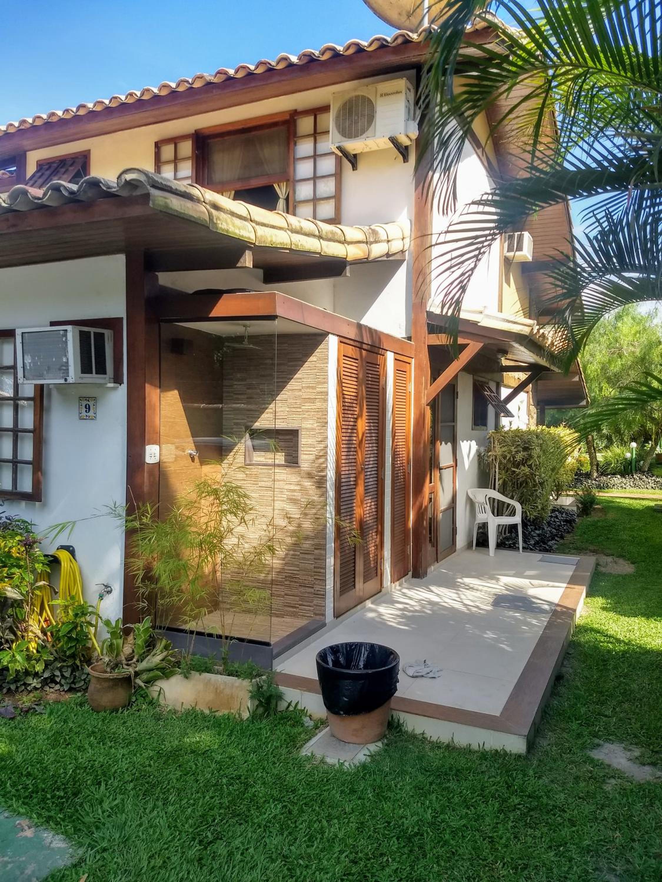 CASA EM ÓTIMO CONDOMINIO DE BUZIOS