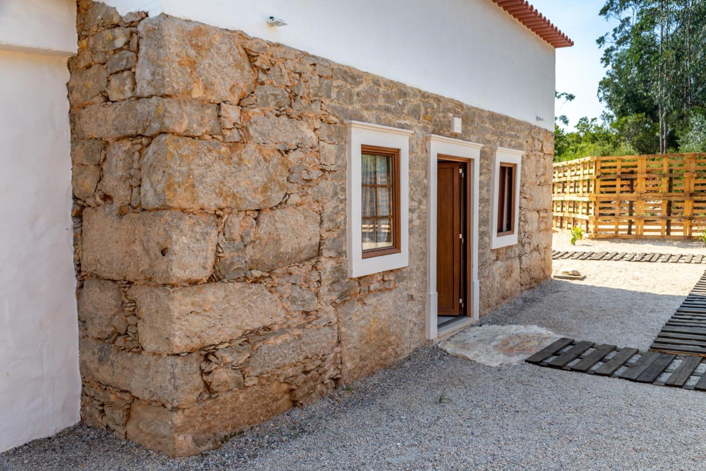 Casal das Fontainhas- Country Farmhouse with Pool