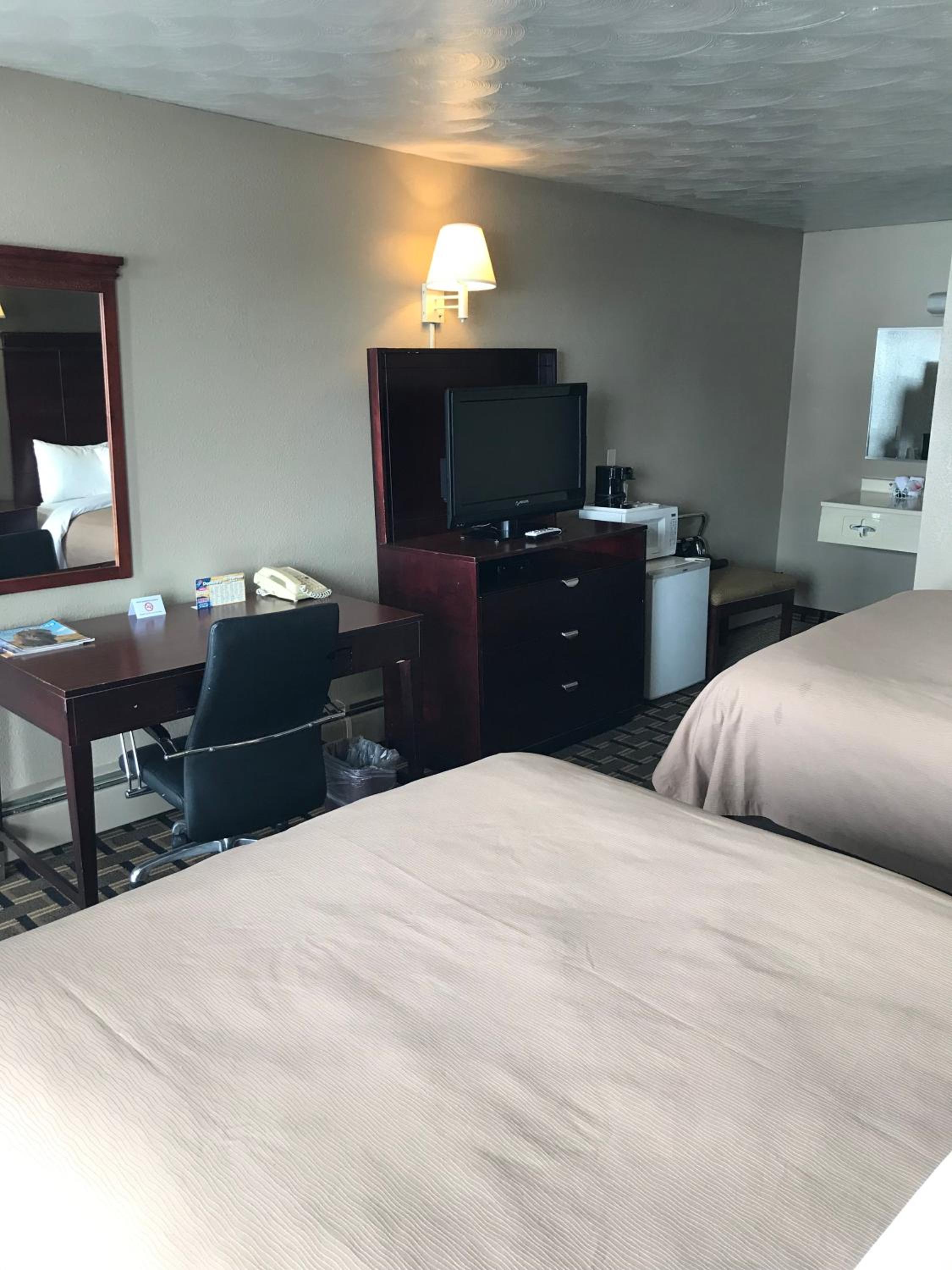 Evanston Vacations - Travelodge by Wyndham Evanston - Property Image 10