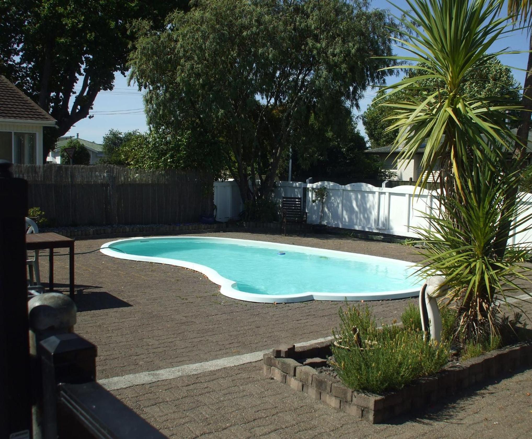 Acorn Estate Motel