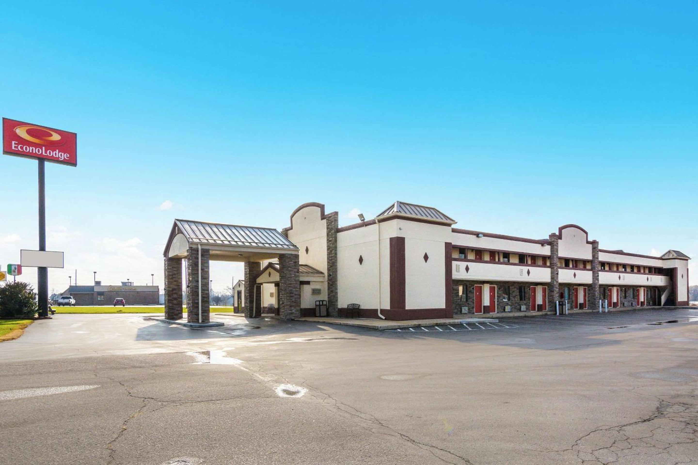 Econo Lodge Cloverdale view 4