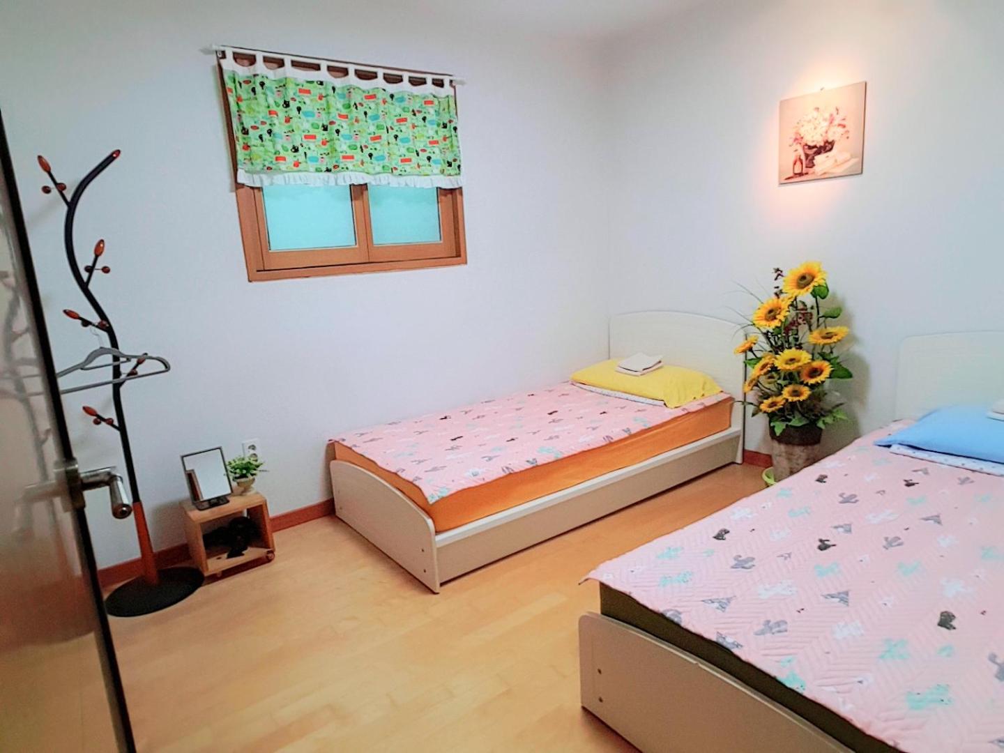 Tongyeong One Guesthouse view 3