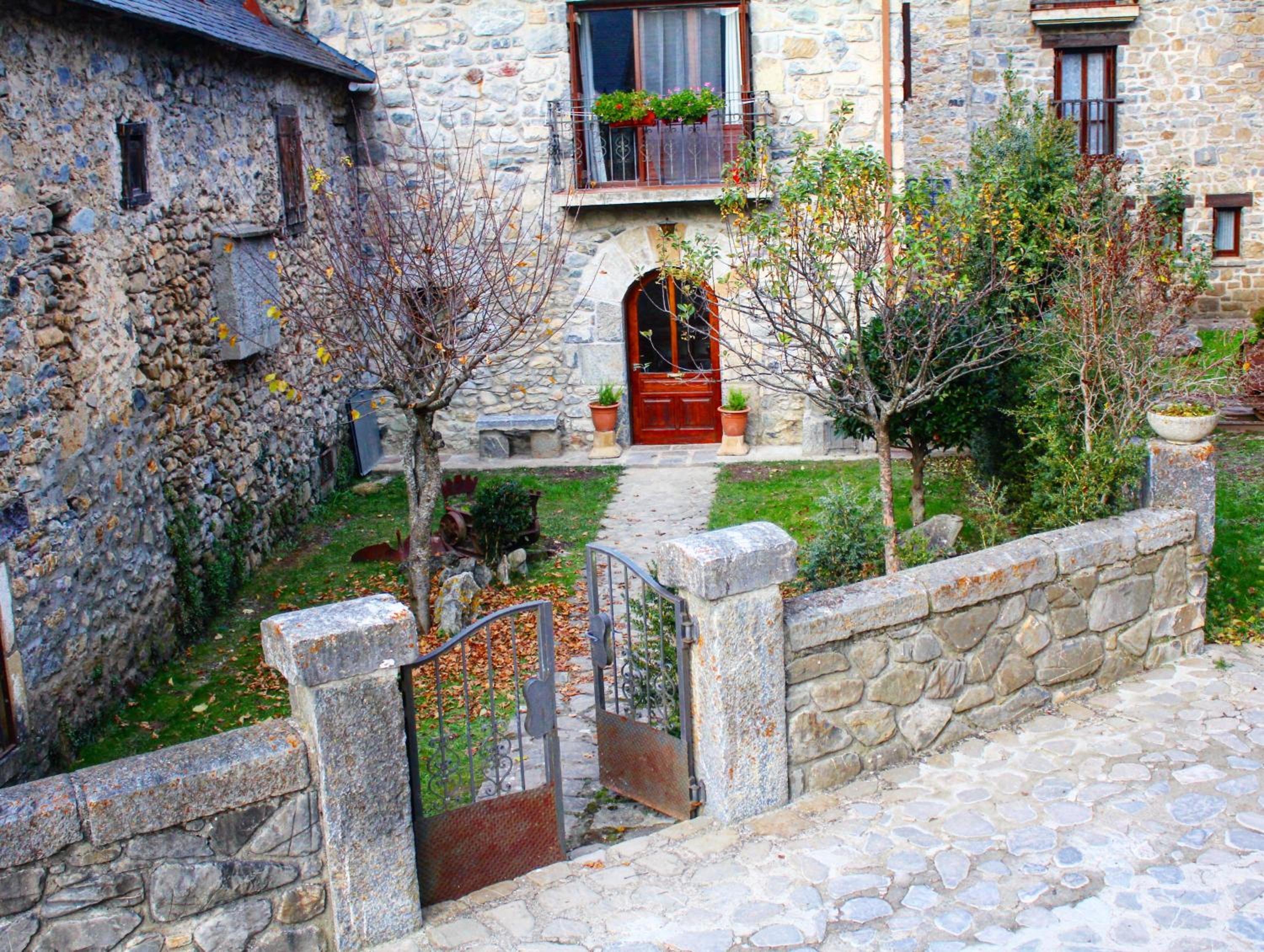 Casa MENDILUCE view 2