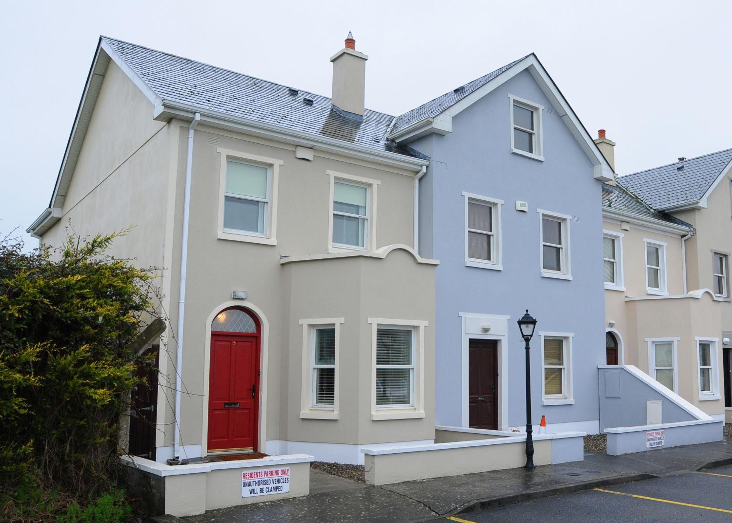 Hotel 5 college crescent - Image 1