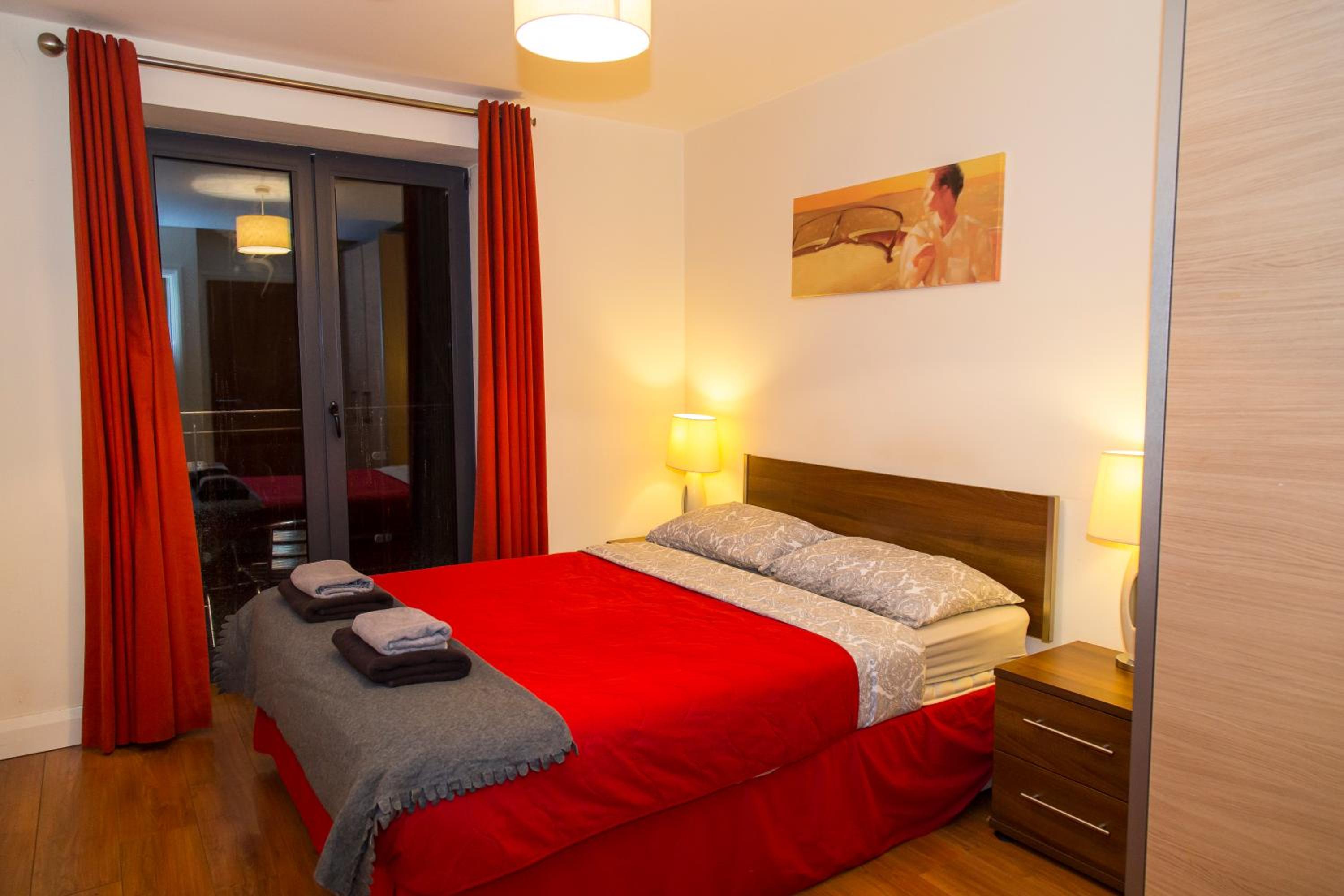 Spacous Dublin Escape 3BR Ensuited Free Parking