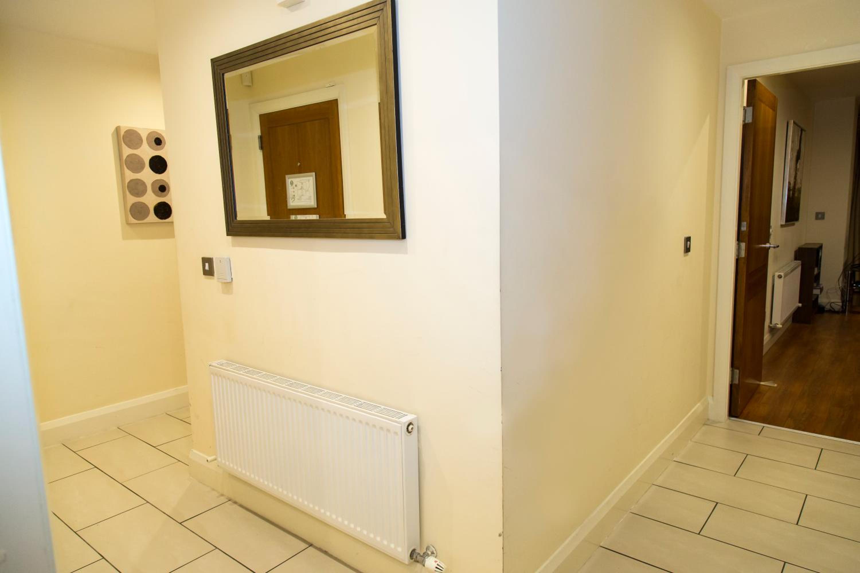 Spacous Dublin Escape 3BR Ensuited Free Parking