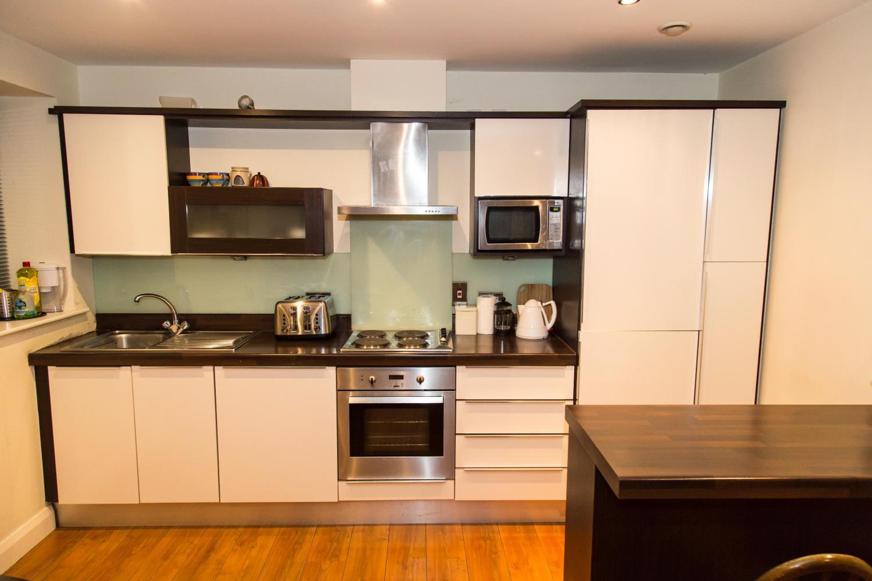 Spacous Dublin Escape 3BR Ensuited Free Parking