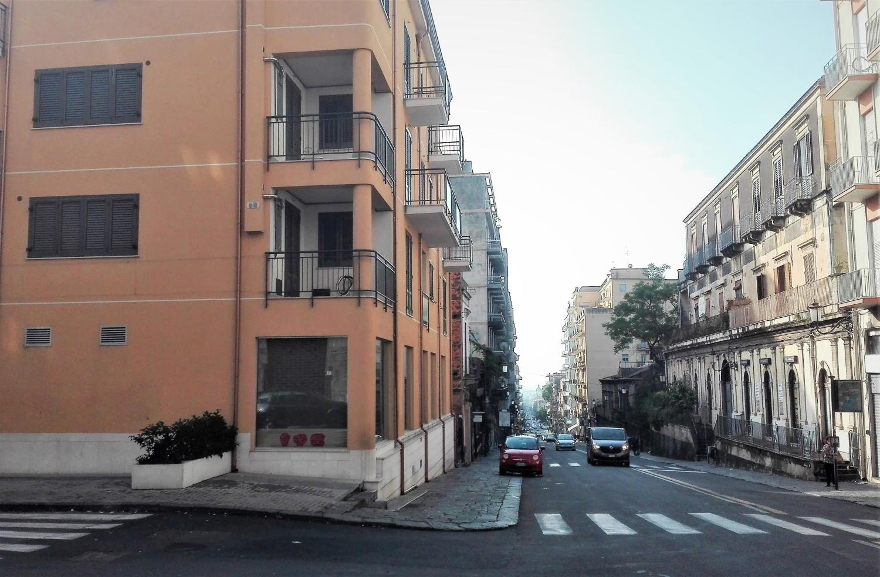 Friends & Family Apartment - Free parking car view 2